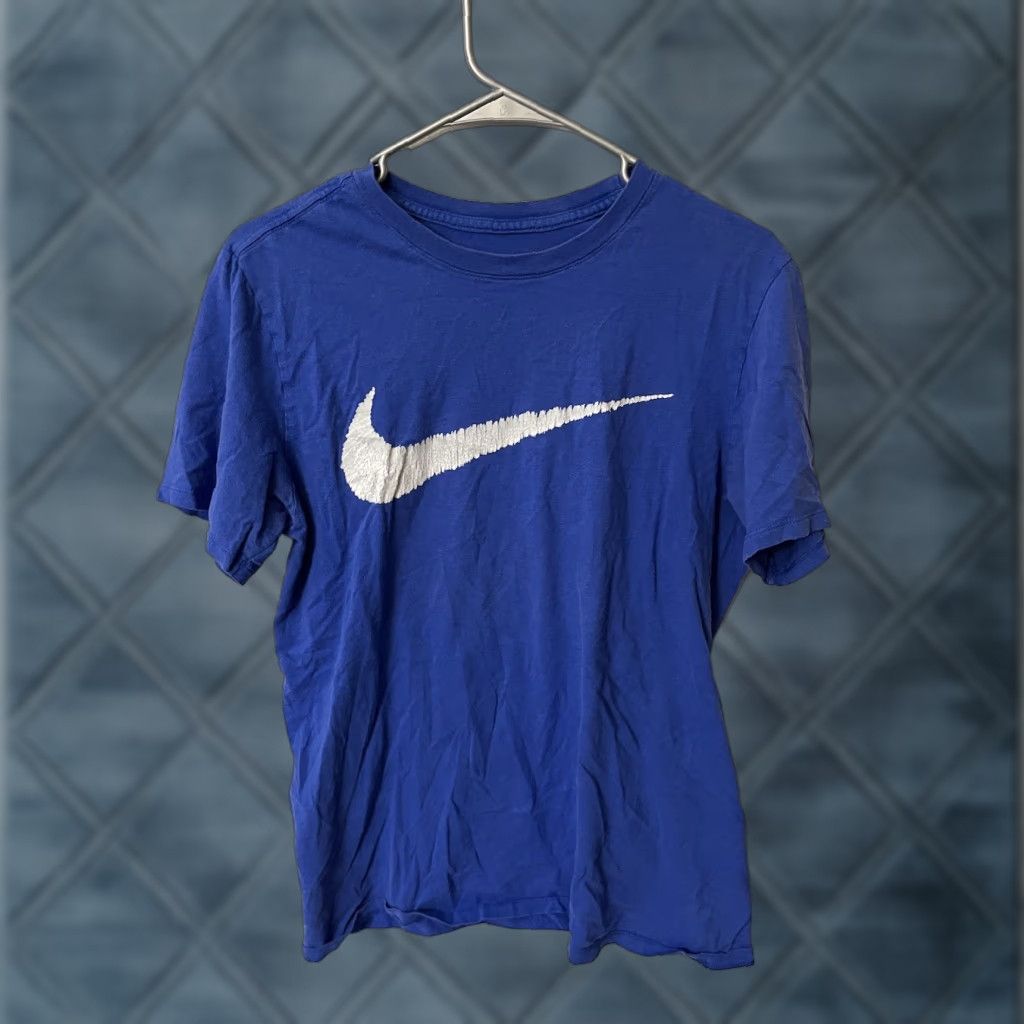 Nike VINTAGE Nike Tee Shirt Mens M Blue Short Sleeve Crewneck Logo Dri-FIT Size US M / EU 48-50 / 2 - 1 Thumbnail