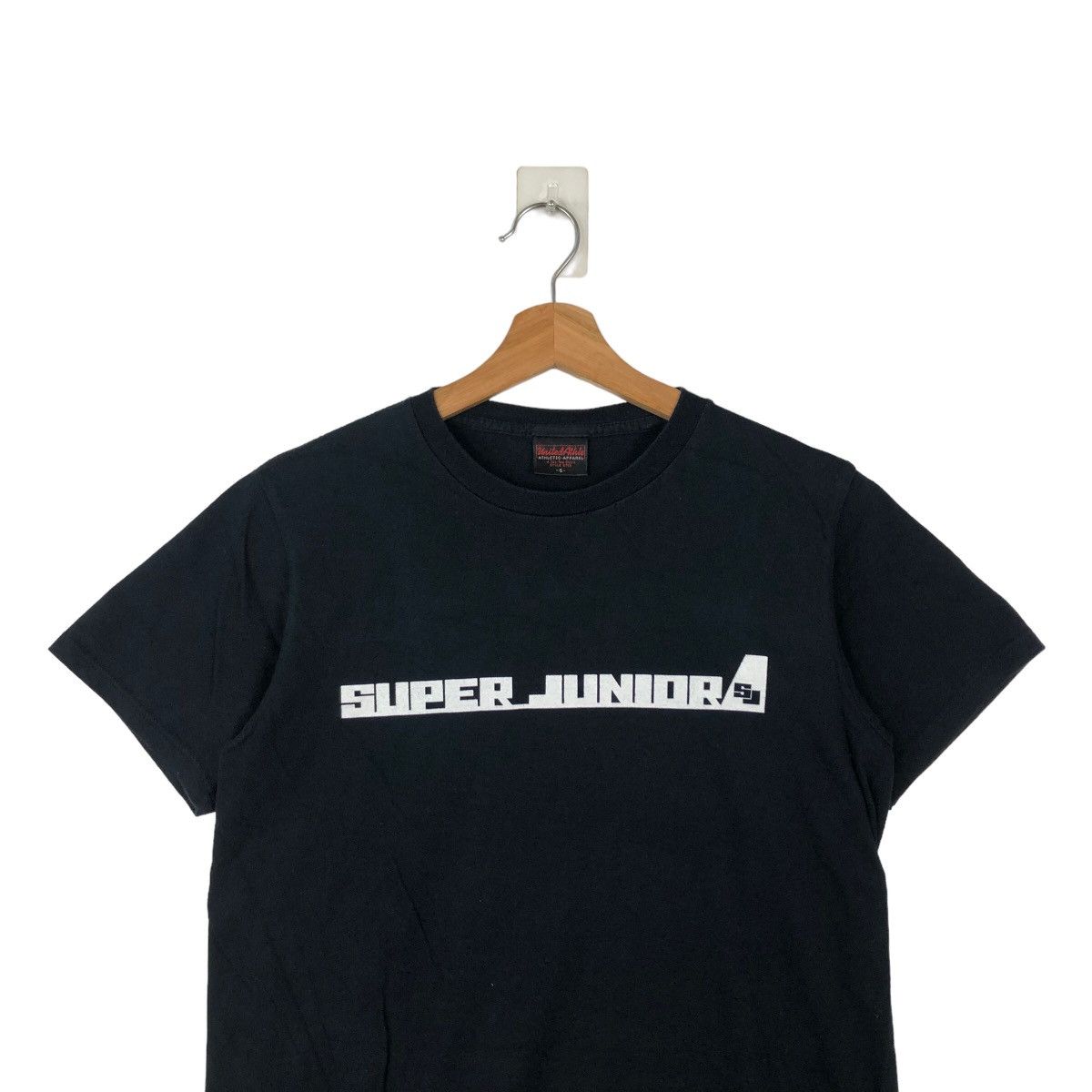 Band Tees 🔥VINTAGE BAND T-SHIRT SUPER JUMIOR BIG LOGO Size US S / EU 44-46 / 1 - 2 Thumbnail
