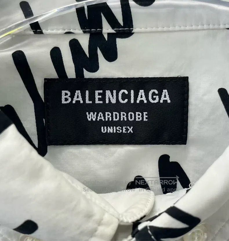 Balenciaga Balenciaga size 37 White cursive full print letter logo sh Size US S / EU 44-46 / 1 - 3 Thumbnail