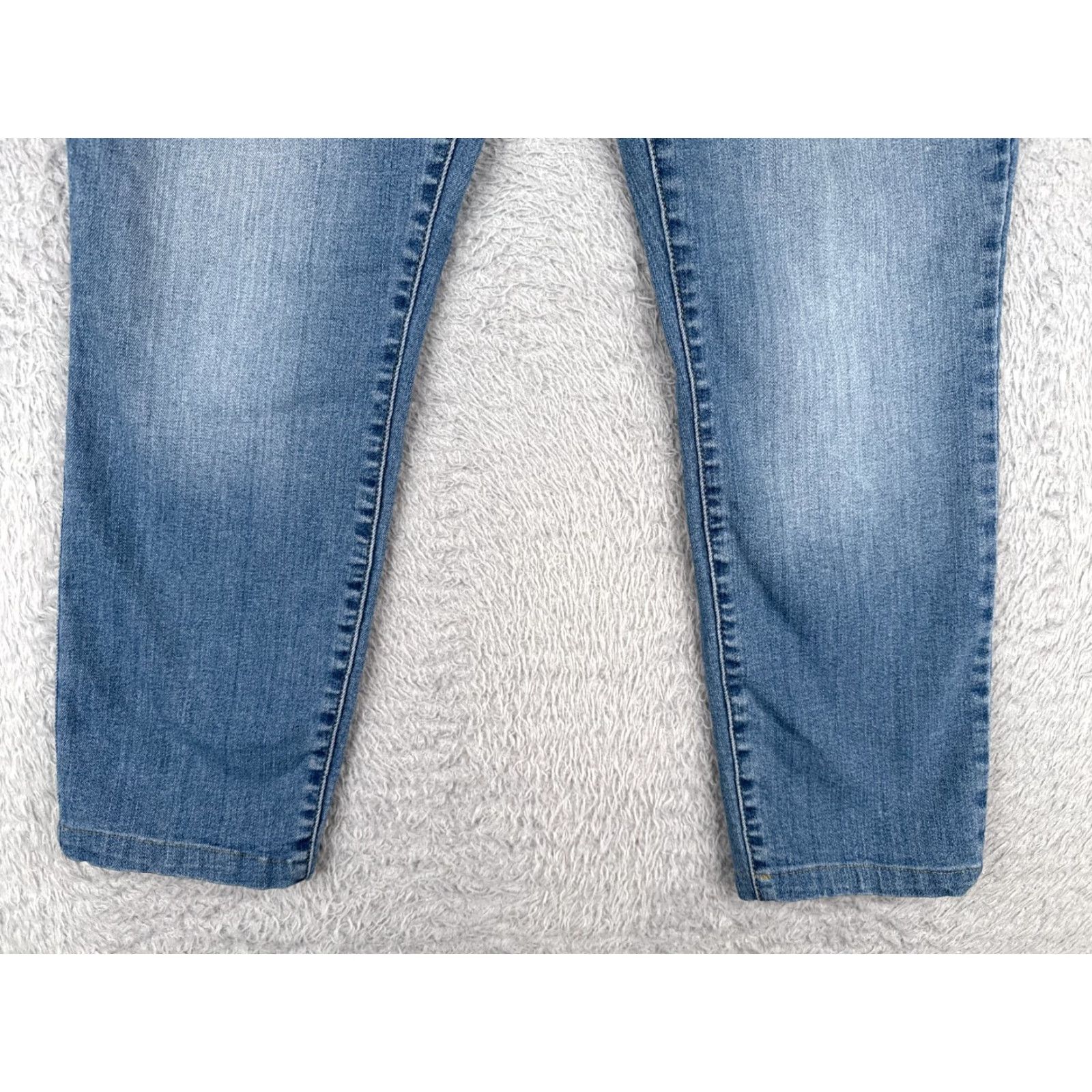 Vintage Universal Thread Jeans Women's High Rise Cropped Denim Size 16 Blue Distressed 34x25 Size 38" / US 16 / IT 52 - 2 Thumbnail