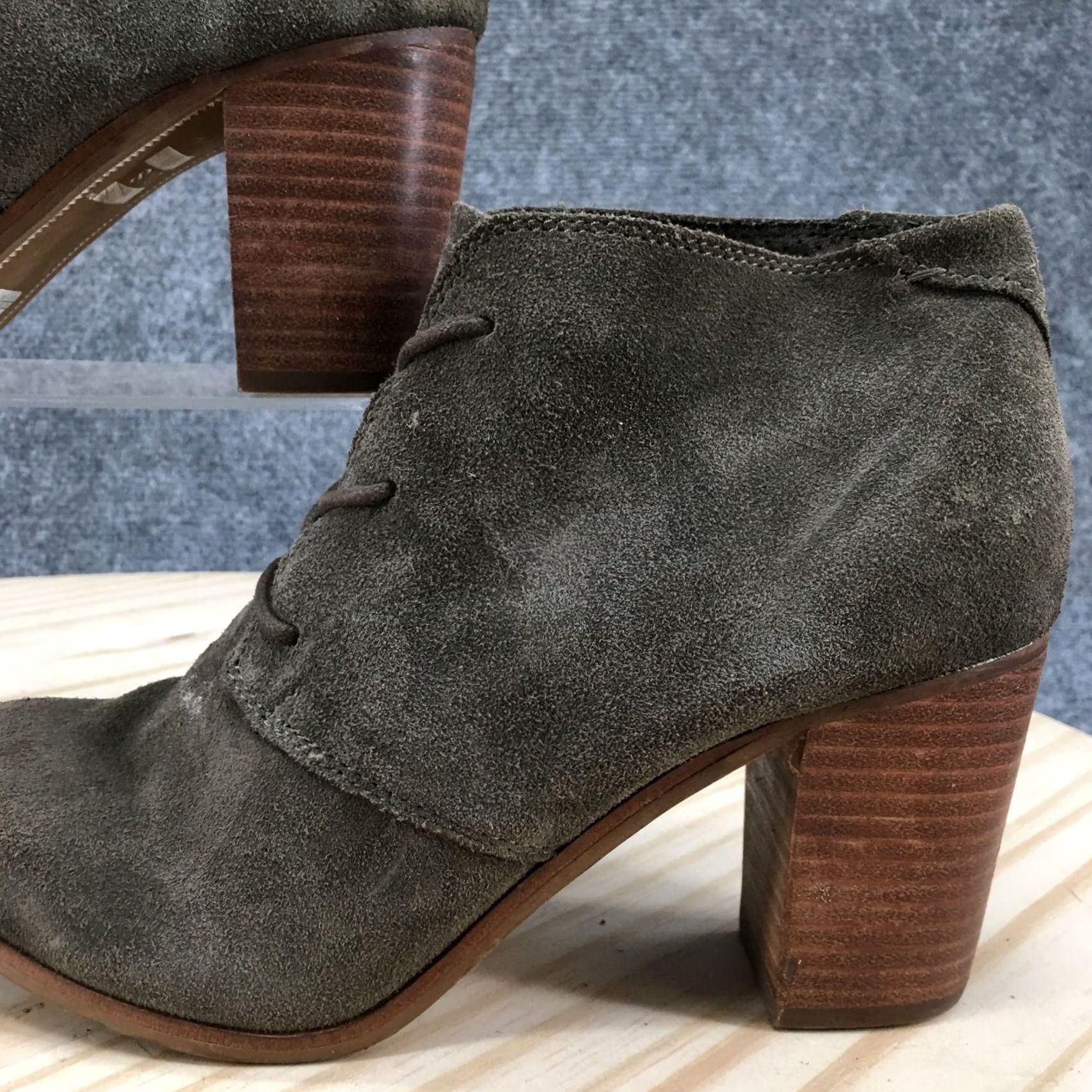 Toms TOMS Lunata Bootie Womens 8 Desert Lace Up Green Suede Heel 3 in Boots Shoes Size US 8 / IT 38 - 3 Thumbnail