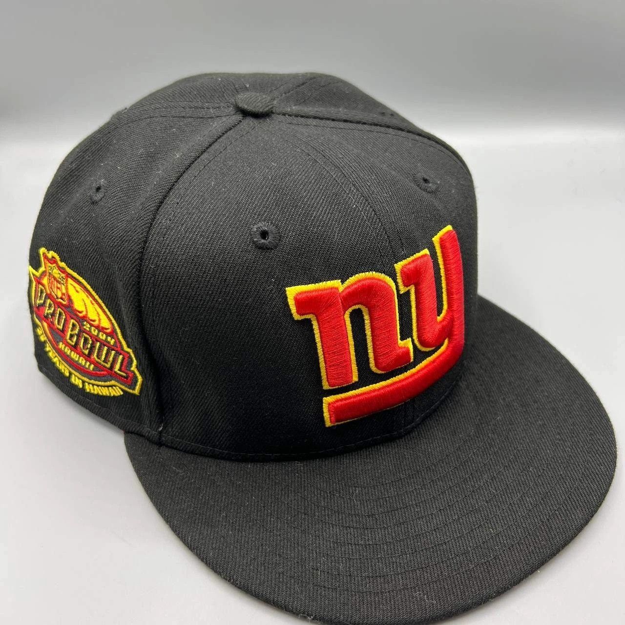 New Era New York Giants Pro Bowl Hat Men 8 Black Red NFL Hat Fitted Size ONE SIZE - 1 Thumbnail