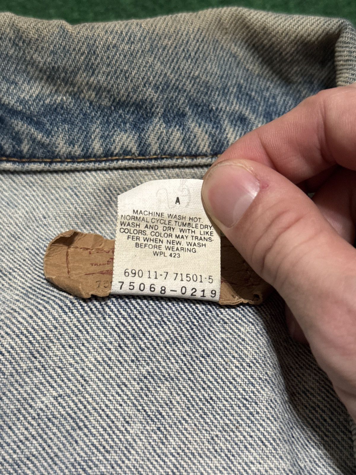 Levi's Vintage Clothing Vintage 80s Levi’s Denim Trucker Jacket Large Distressed Size US L / EU 52-54 / 3 - 6 Thumbnail