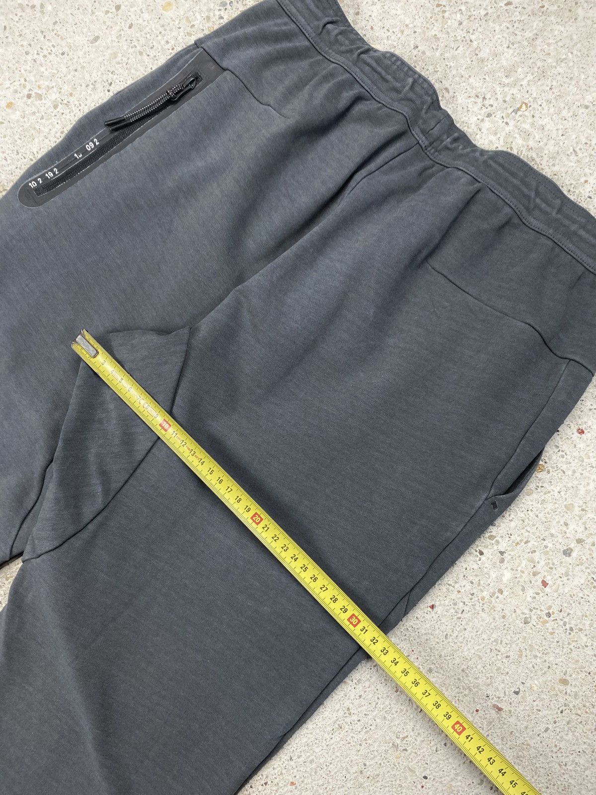 Nike Nike tech fleece fc barcelona gret swetapants football Size US 34 / EU 50 - 13 Thumbnail