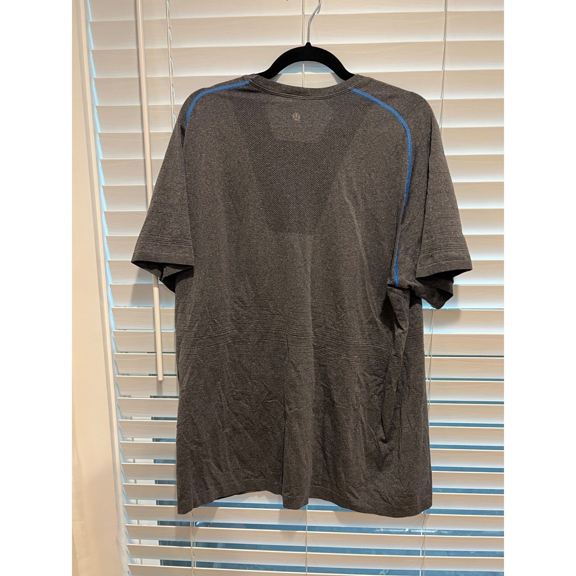 Lululemon Lululemon Metal Vent Shirt - Size XXL Size US XXL / EU 58 / 5 - 4 Thumbnail