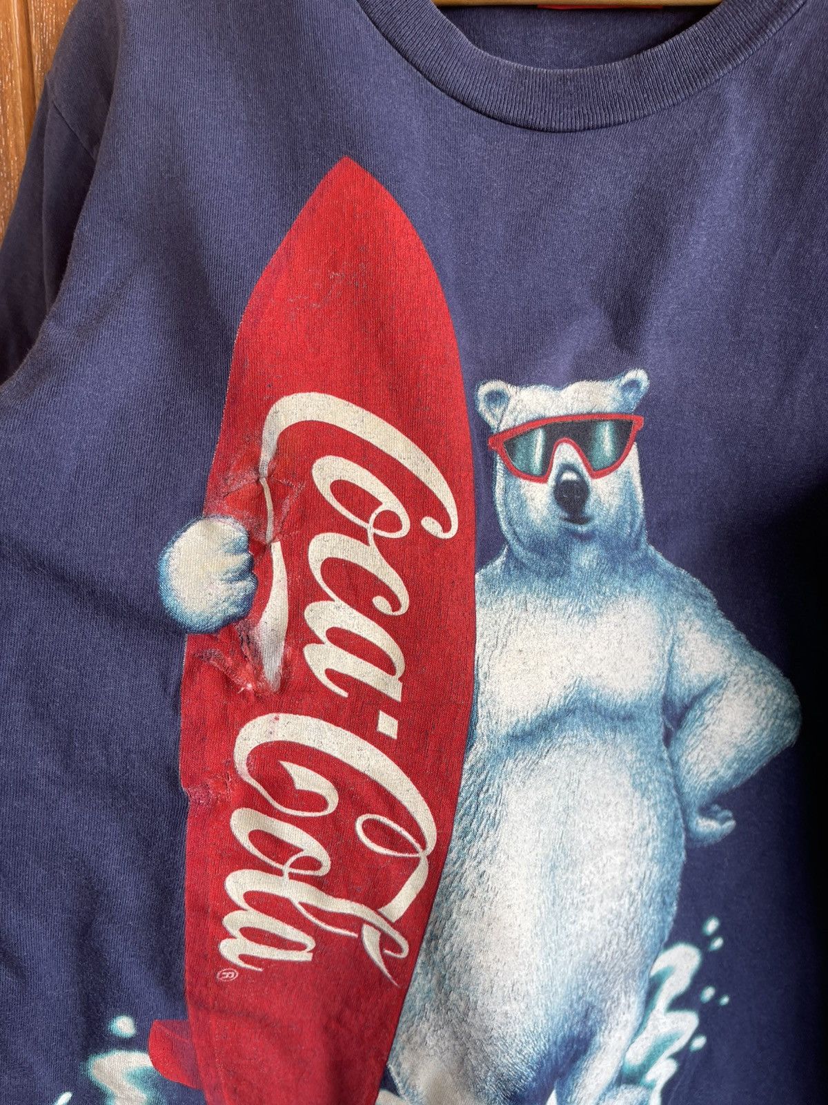 Coca Cola Vintage 90s Sun Faded Thrashed Coca Cola Surfing Bear Tshirt Size US L / EU 52-54 / 3 - 4 Thumbnail