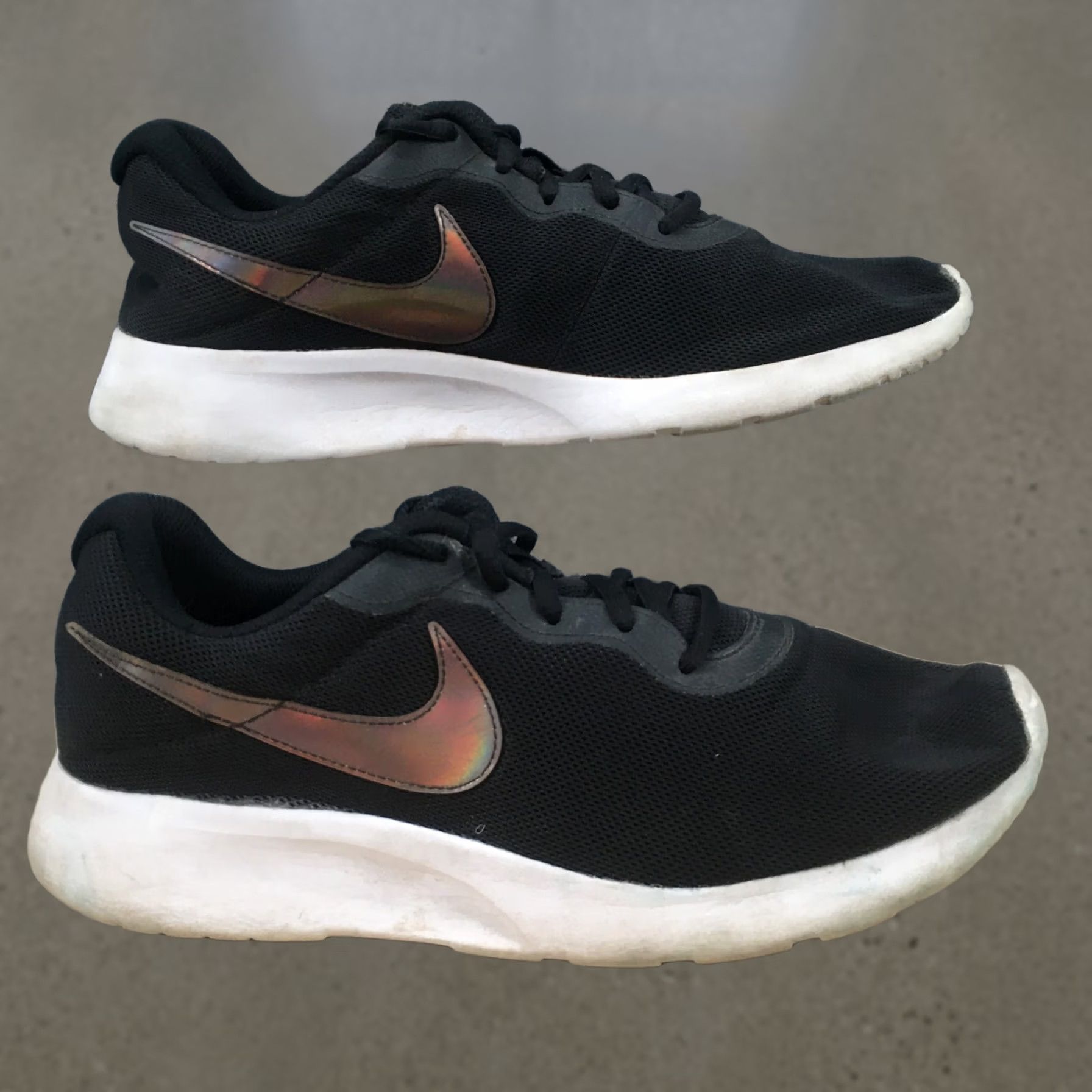 Nike Nike Shoes Womens 10 Tanjun Running Sneakers Black Lace Up Low Top Athletic Size L / US 10 / IT 46 - 1 Thumbnail