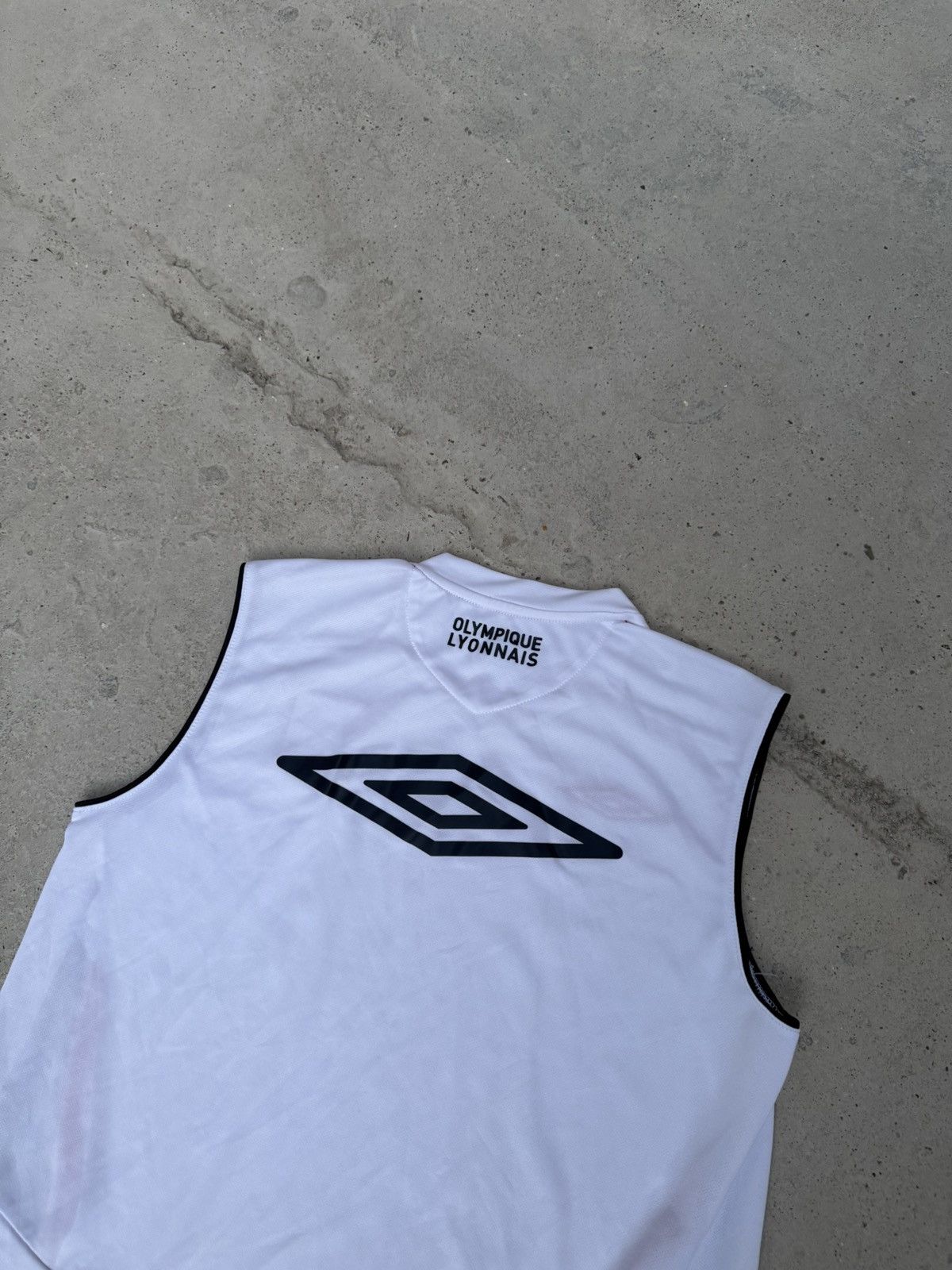 Umbro RARE UMBRO OLIMPIQUE LYONNAIS JERSEY BIG LOGO Size US M / EU 48-50 / 2 - 6 Thumbnail