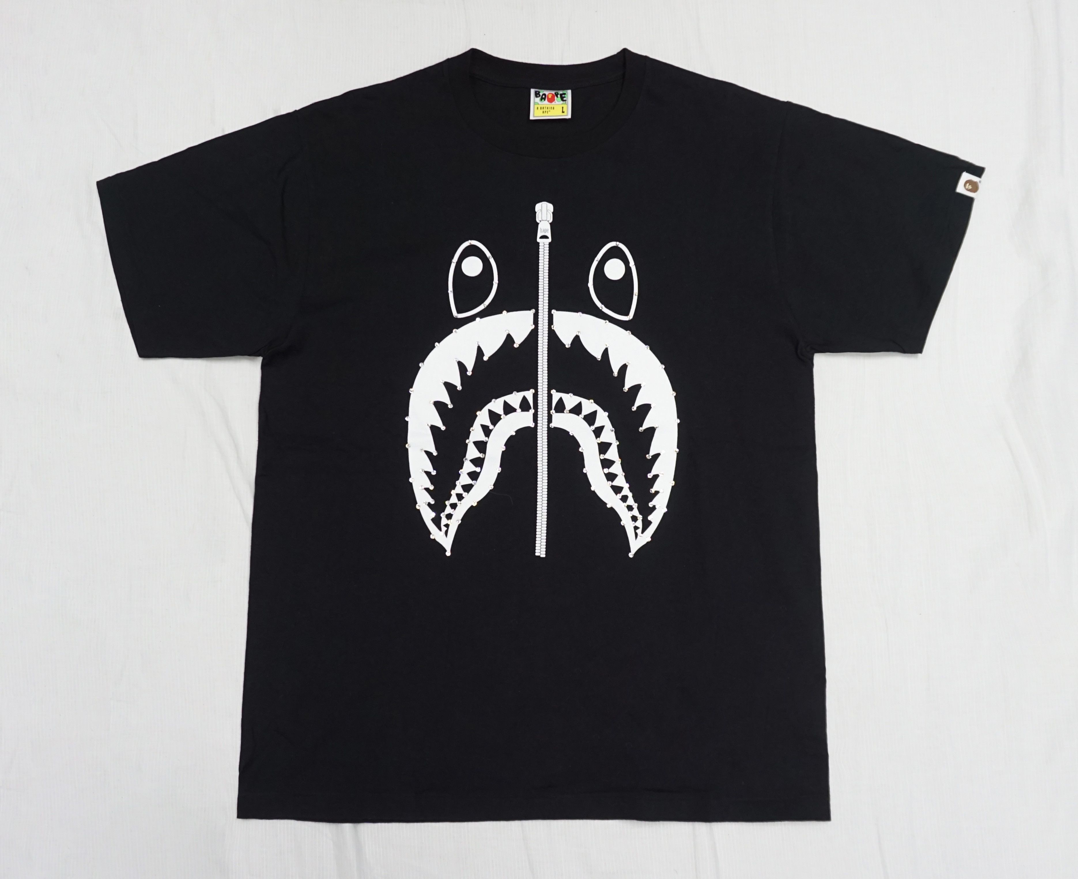 Bape Bape Crystal Stone Shark T-shirt Size US L / EU 52-54 / 3 - 1 Thumbnail