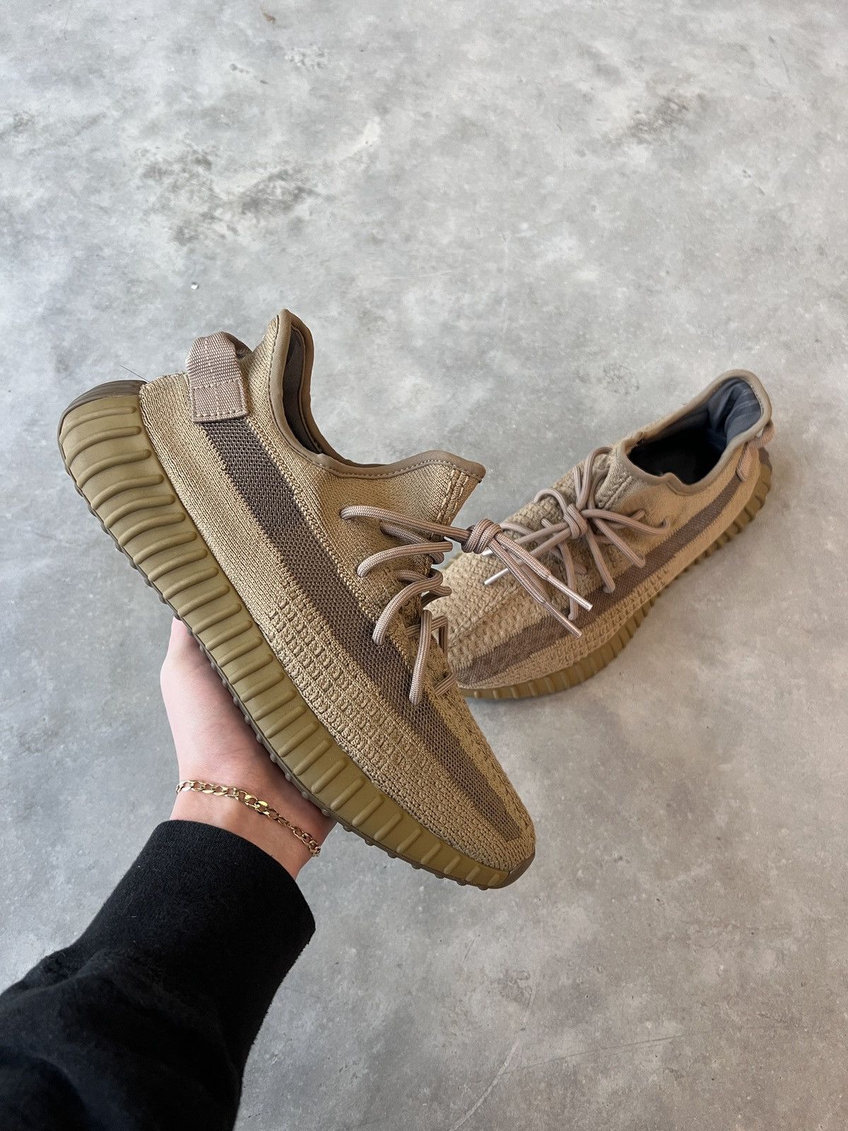 image of Adidas Yeezy 350 V2 Earth Size 10 Preowned No Box Shoes in Brown, Men's