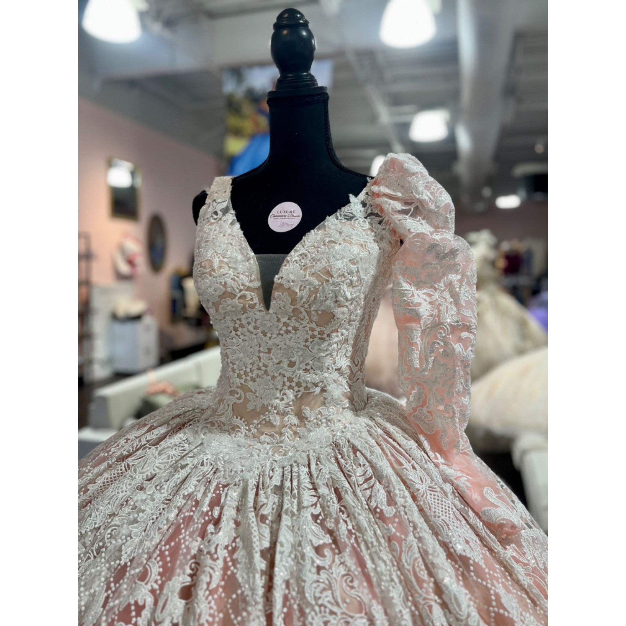 Other V-neckline with detachable sleeves, lace appliques bodice, g Size XL / US 12-14 / IT 48-50 - 8 Thumbnail