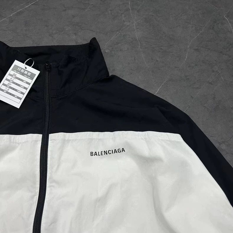 Balenciaga balenciaga black and white windbreaker jacket Size US L / EU 52-54 / 3 - 3 Thumbnail