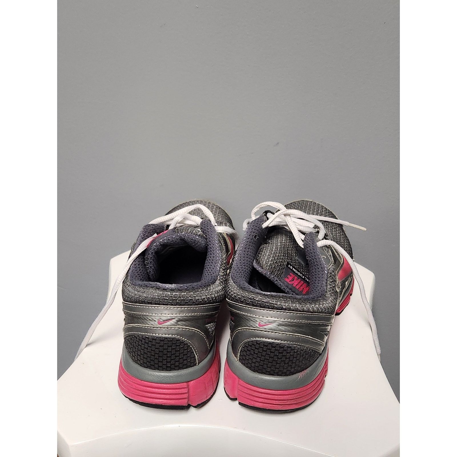 Nike Nike Dual Fusion ST Grey and Pink 9.5 Women's Size US 9.5 / IT 39.5 - 3 Thumbnail