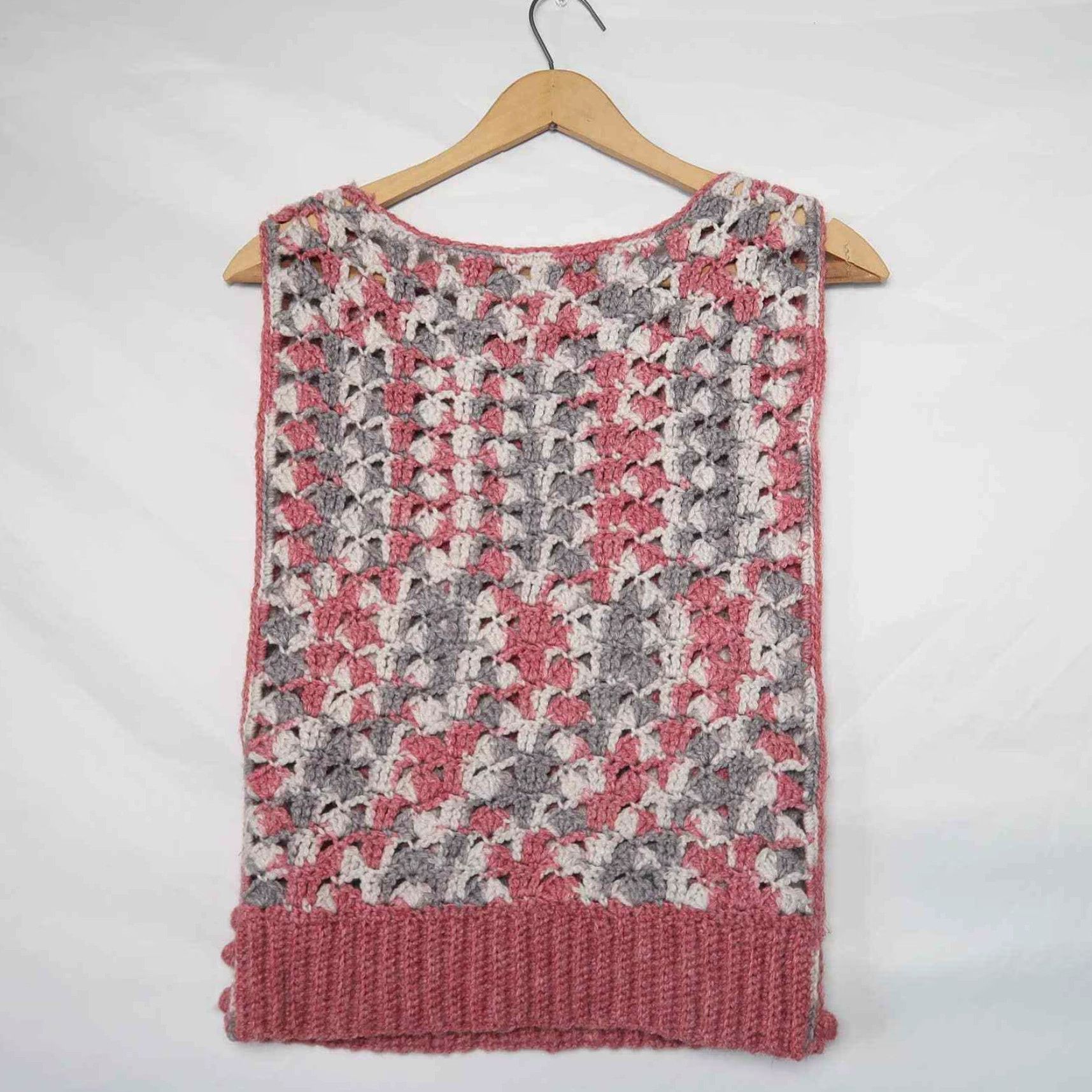 Vintage VINTAGE 70s pink cream grey crochet knit sweater vest S Wool Womens/Unisex (Regular) 1970s Casual Arts & Crafts Size S / US 4 / IT 40 - 4 Thumbnail
