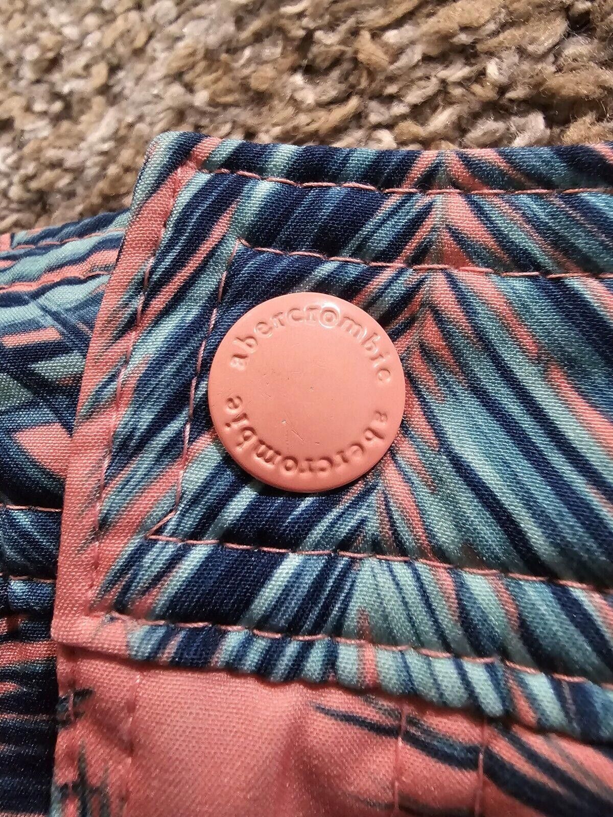 Abercrombie & Fitch ABERCROMBIE KIDS POOL TO PLAY Shorts Swim Trunks Boys 13/14 Size US 26 / EU 42 - 3 Thumbnail