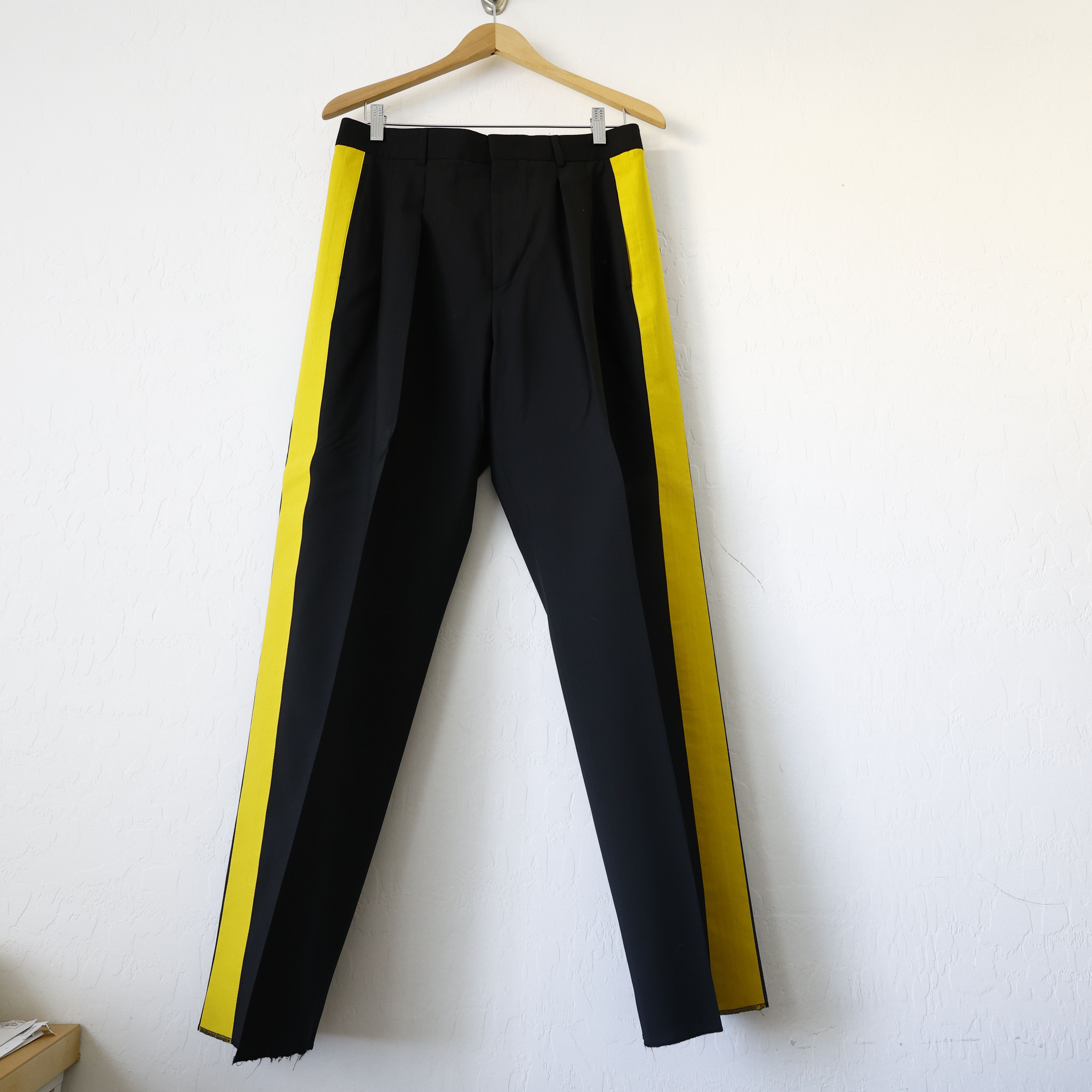 Valentino Valentino Yellow Side Stripe Pants Size US 32 / EU 48 - 1 Thumbnail