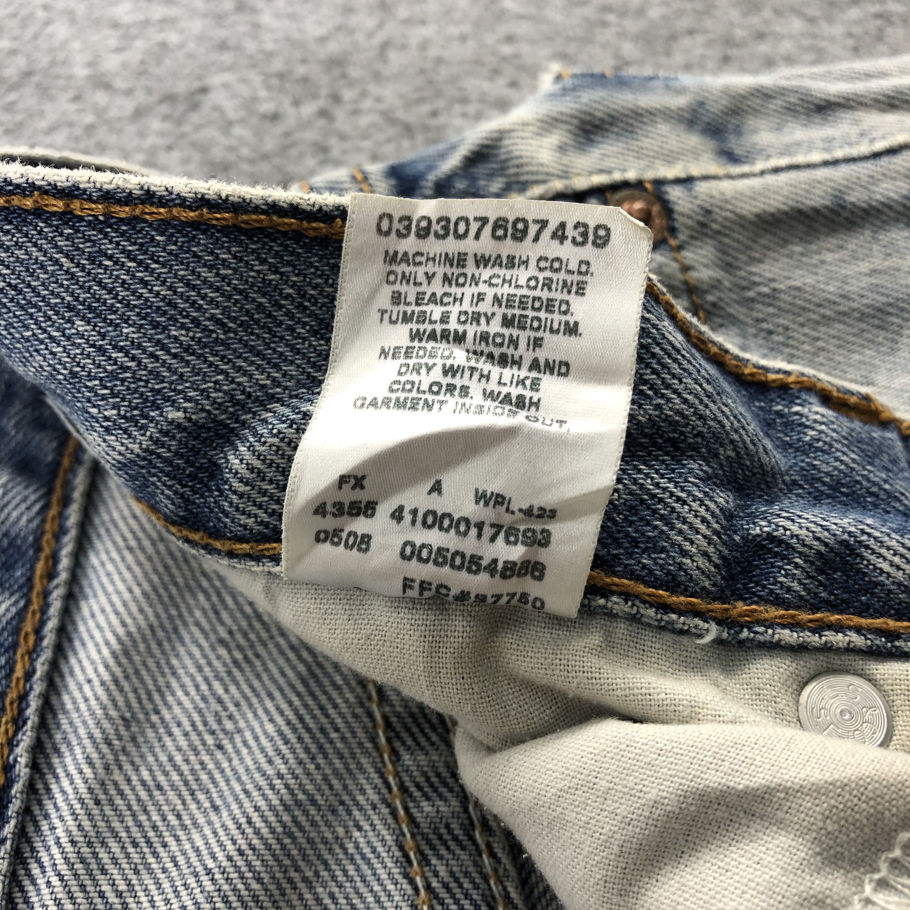 Levi's × Vintage Vintage Light Wash Levis 505 Jeans-JM1873 Size US 37 - 10 Thumbnail