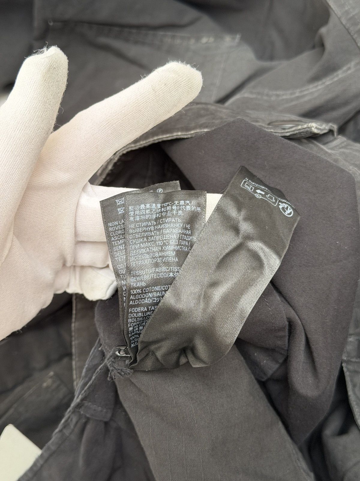 Balenciaga Balenciaga Large Black Ripstop Destroyed Cargo Pants Size US 27 - 12 Thumbnail