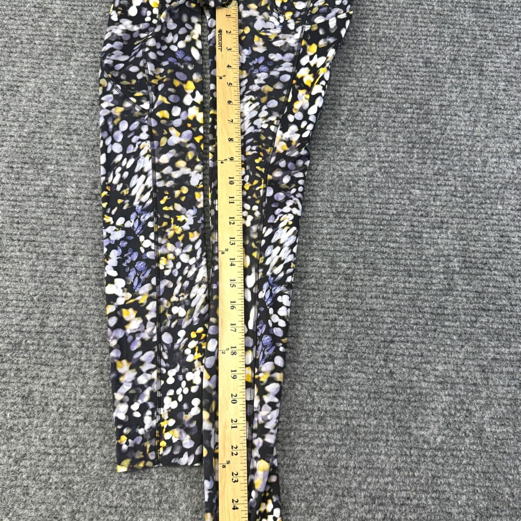 Lululemon Lululemon Womens 2 Ankle Pockets Yoga Gym Leggings Multicolor Print Size 26" / US 2 / IT 38 - 4 Thumbnail