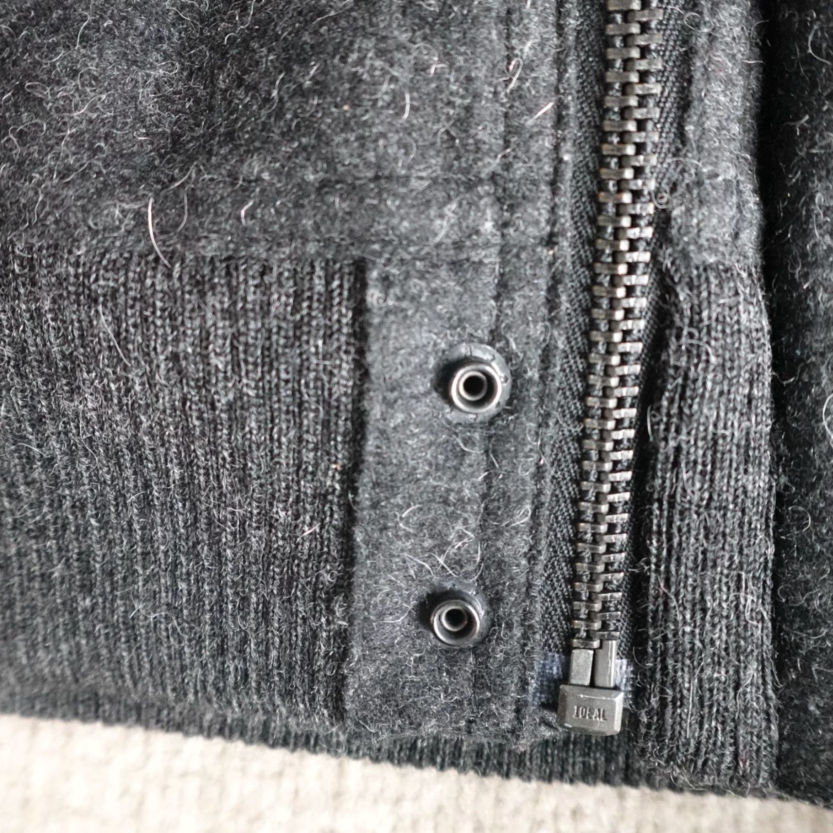 Vince Vince Jacket Mens L Gray Bomber Jacket Wool Nylon Alpaca Button Zip 80s Designer Casual Winter Spring Fall Satin Size US L / EU 52-54 / 3 - 7 Thumbnail