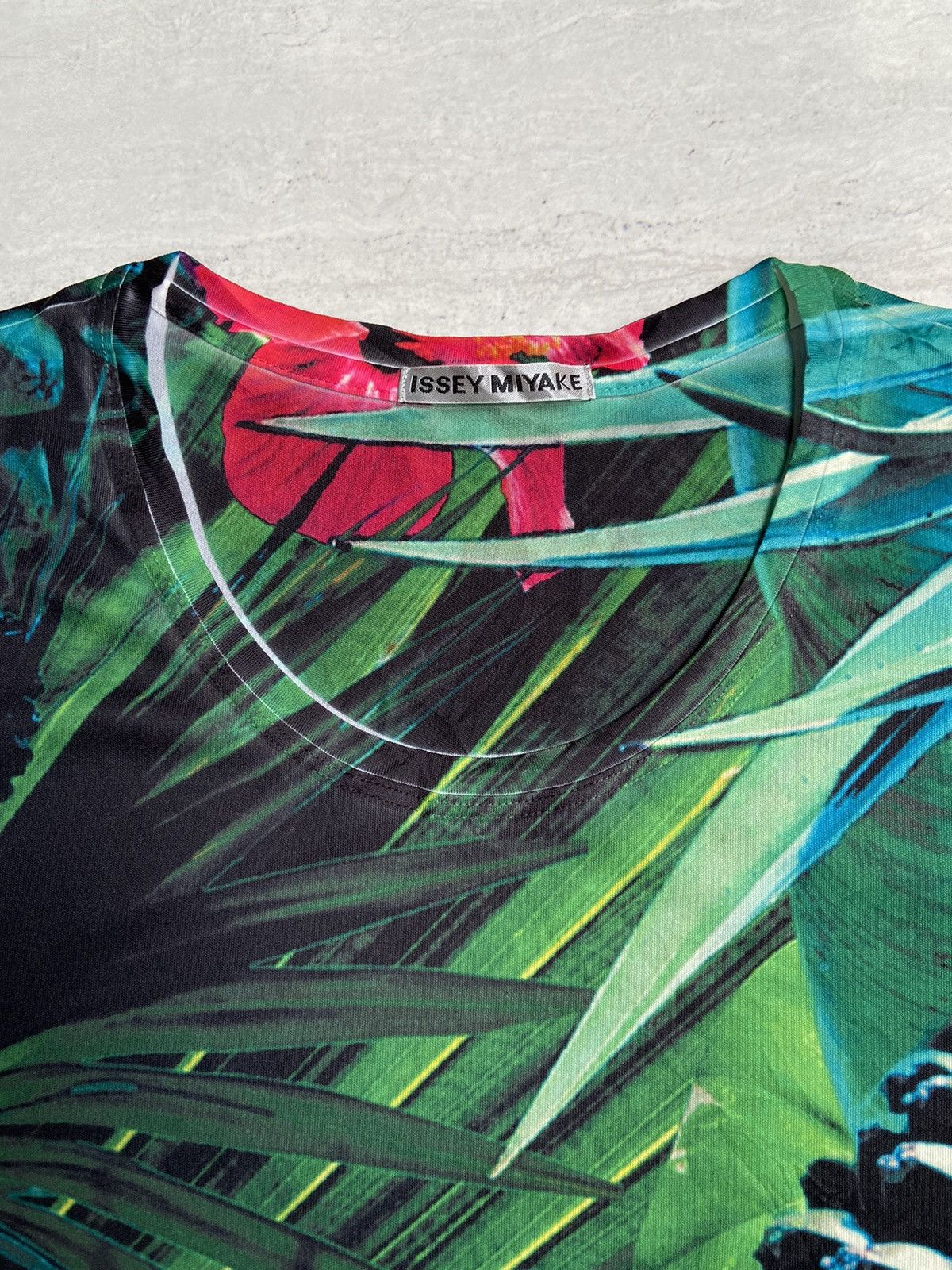 ISSEY MIYAKE Motive T-shirt