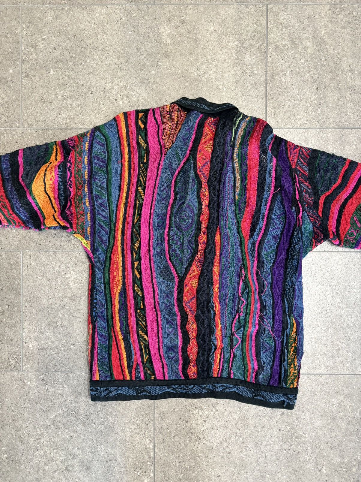Coogi COOGI KNIT CARDIGAN SIZE L Size US L / EU 52-54 / 3 - 5 Thumbnail