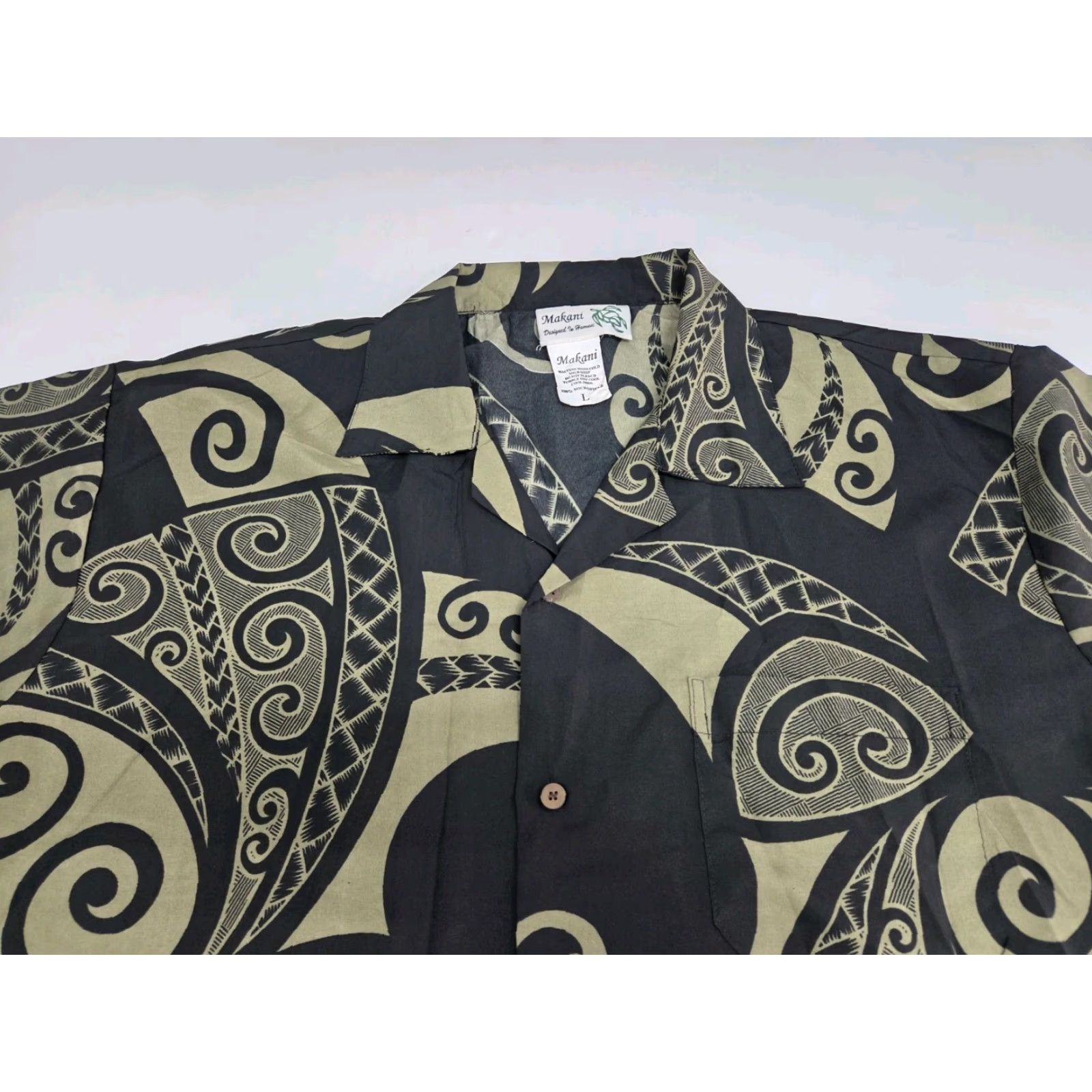 Vintage Makani Mens Hawaiian Short Sleeve Shirt Black/Green Tribal Print L Button-Up Casual, Travel, Party/Cocktail Mens, Regular Fit Size US L / EU 52-54 / 3 - 3 Thumbnail