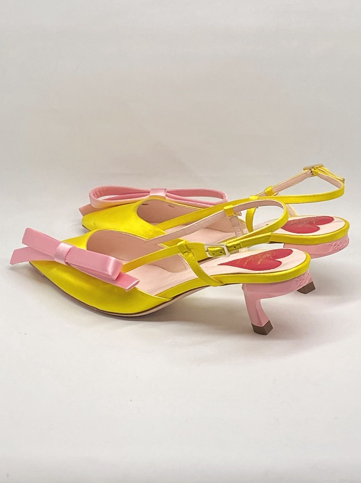 Roger Vivier Roger Vivier 55mm Virgule Bow satin pumps size 36.5 Size US 6.5 / IT 36.5 - 9 Thumbnail