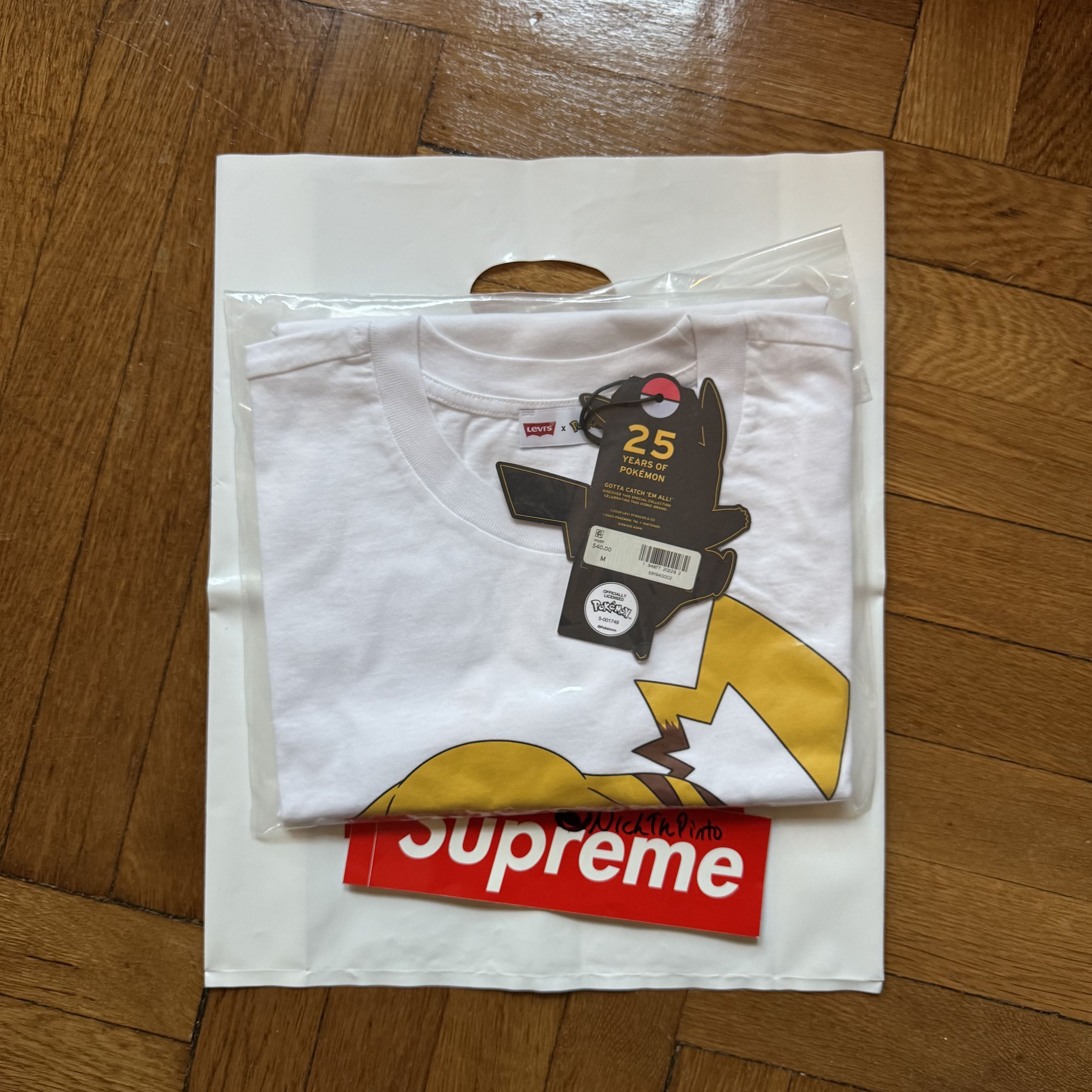 Levi's × Pokemon Pikachu Tee Size US M / EU 48-50 / 2 - 2 Thumbnail