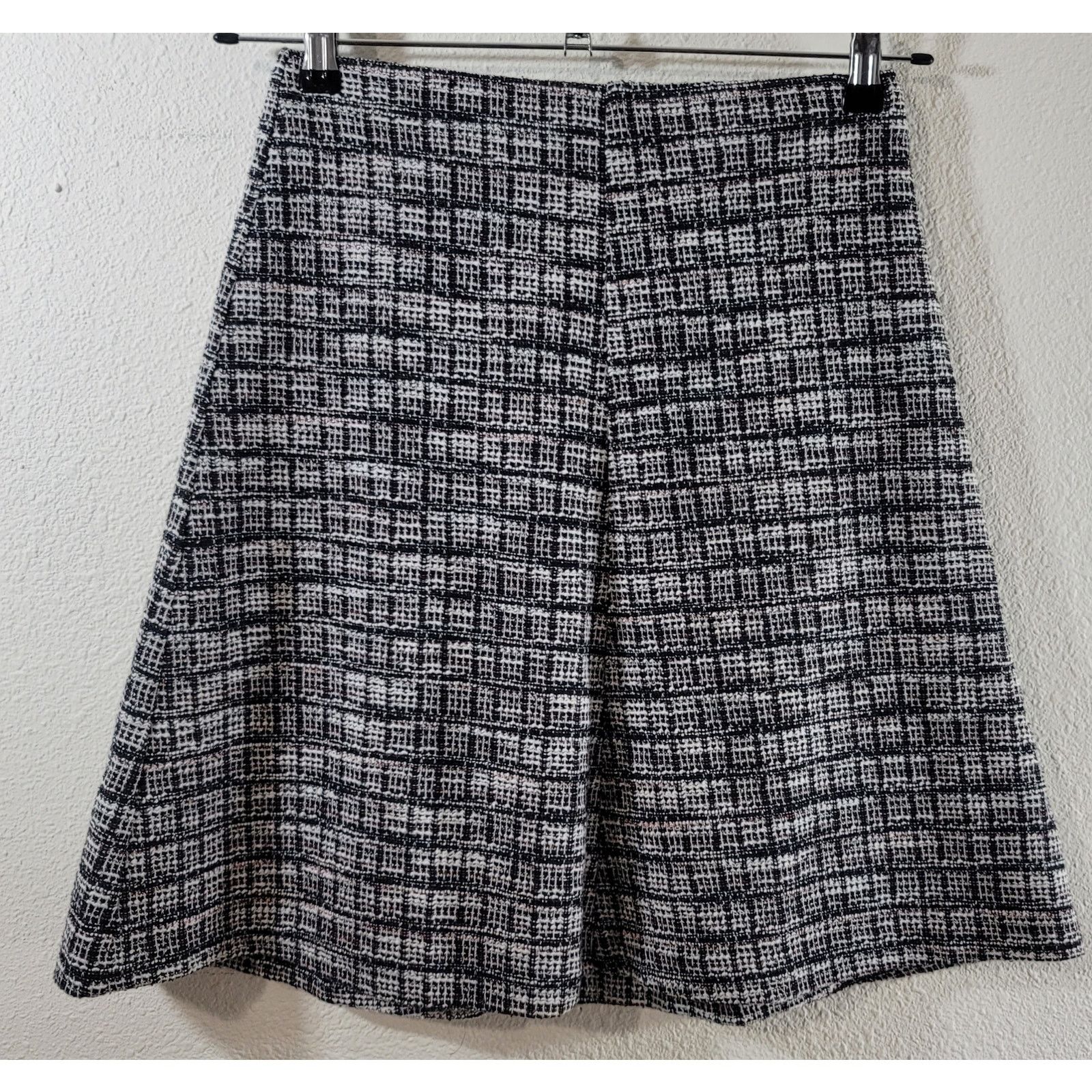 Ann Taylor Ann Taylor Black White Red Plaid Tweed Mini A Line Skirt 00P Size 24" / US 00 / IT 34 - 1 Thumbnail