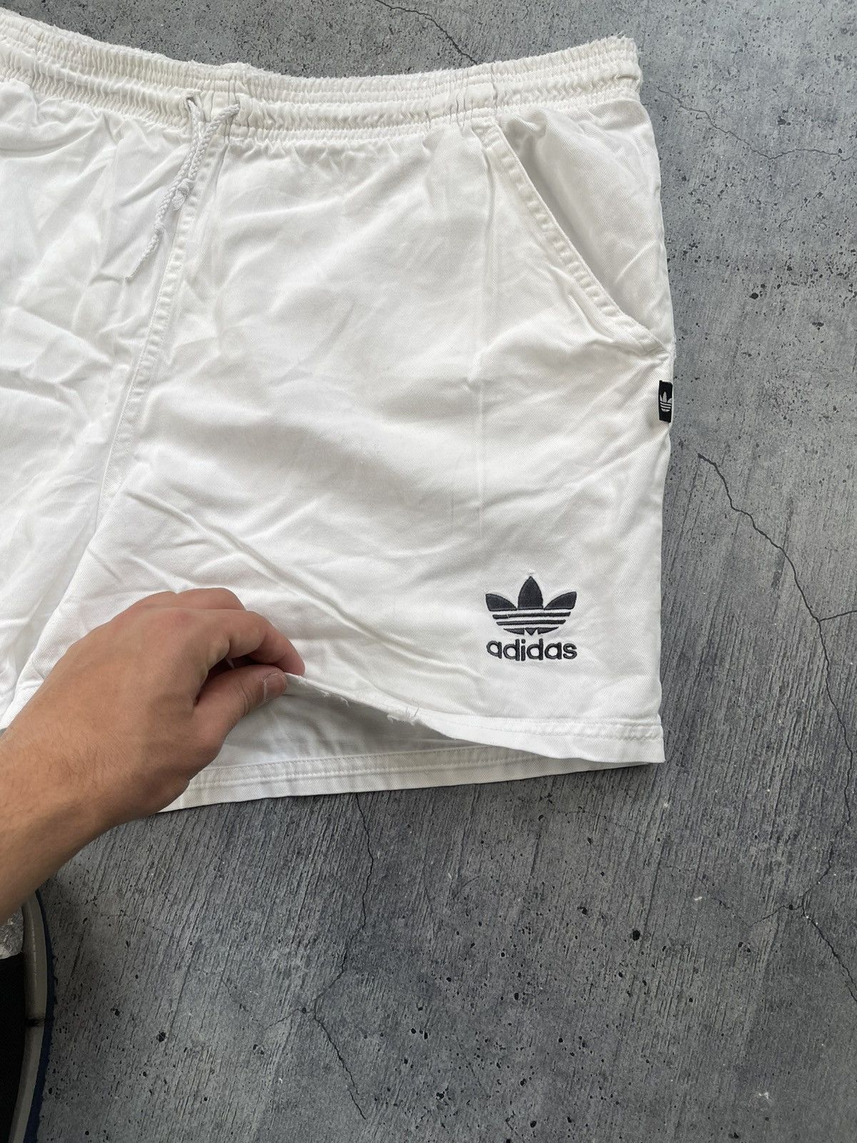 Adidas × Vintage Vintage Adidas shorts streetwear y2k casual style size M Size US 32 / EU 48 - 3 Thumbnail