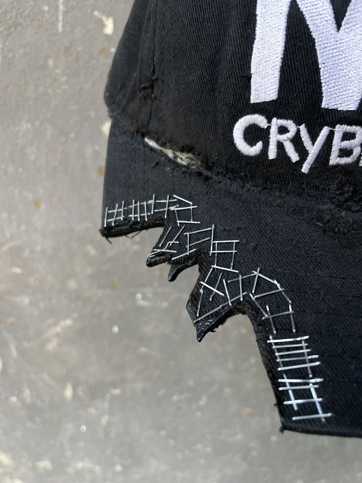 No Fear × Vintage Vintage No Fear 90’s ‘NO CRYBABIES’ Distressed Hat Cap Y2K Size ONE SIZE - 4 Thumbnail