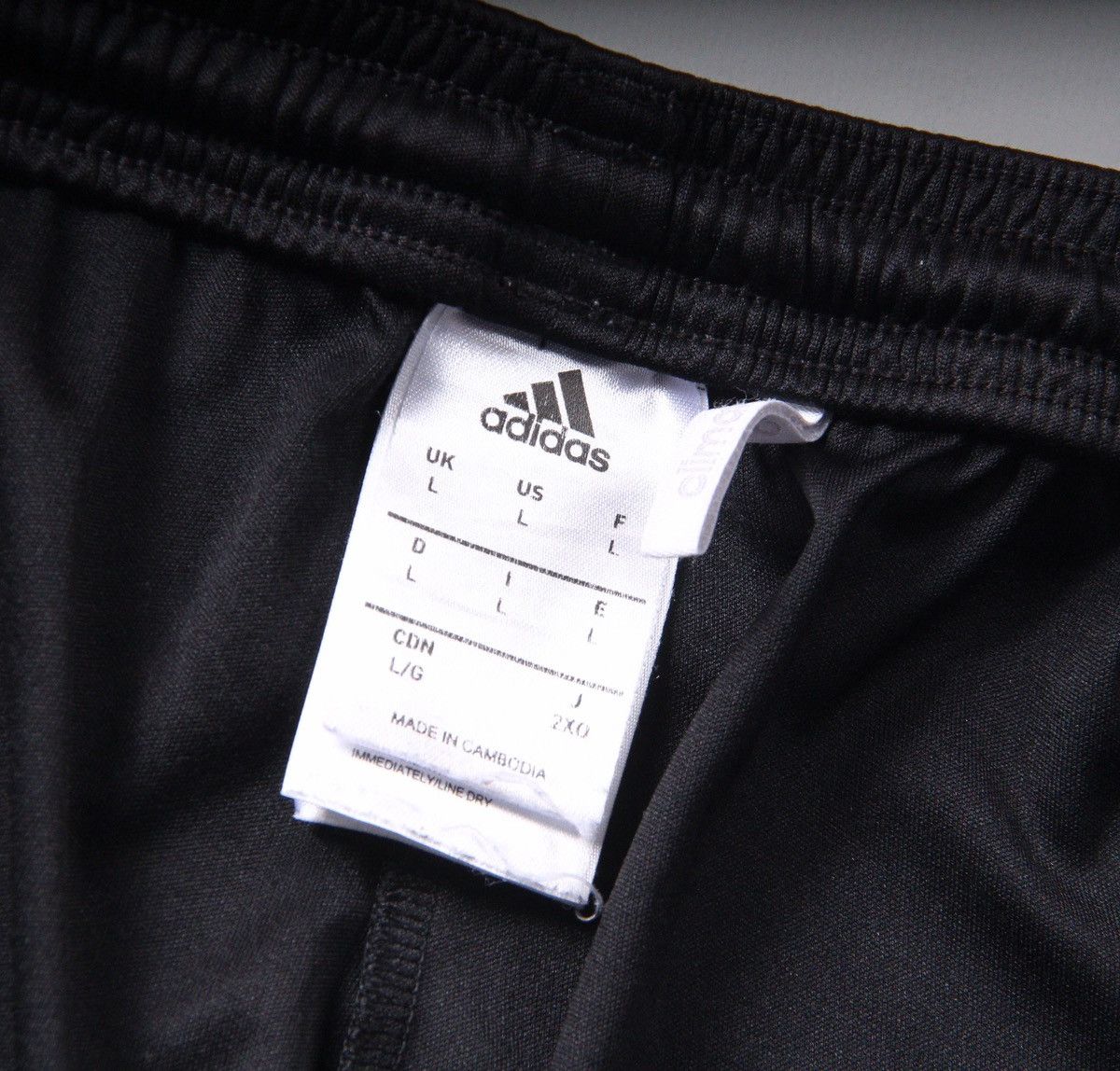 Adidas Adidas Vintage 90s Originals Shorts Nylon Black Navy Rare L Size US 34 / EU 50 - 3 Thumbnail