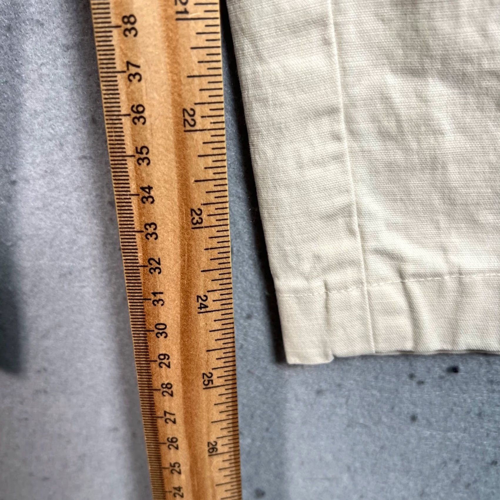 Uniqlo VINTAGE Uniqlo Mens Size Small 27-30 Hemmed Beige Cargo Straight Leg Pants Size US 29 - 6 Thumbnail