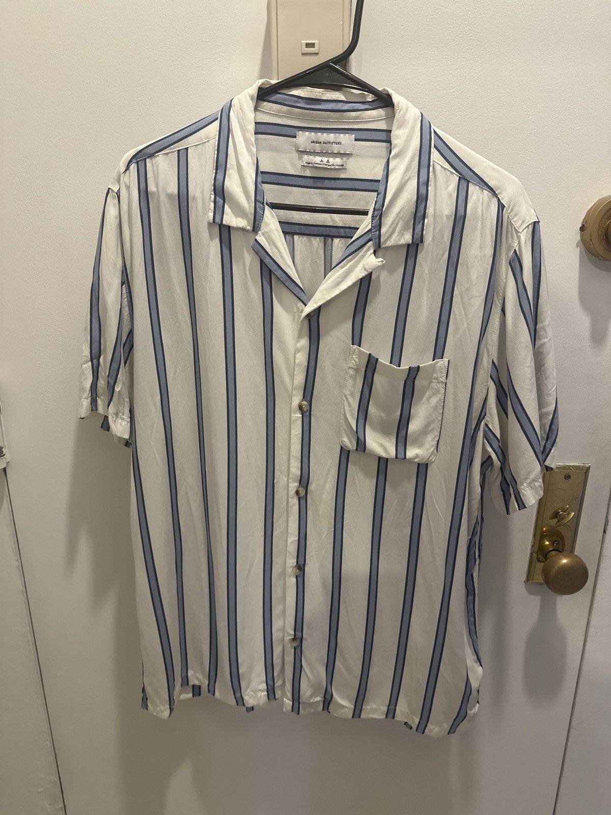 Urban Outfitters White Stripped Button Up Size US L / EU 52-54 / 3 - 1 Thumbnail
