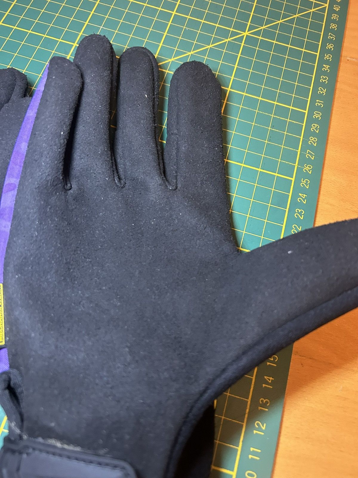Bape × October's Very Own Bape x OVO Octobers Very Own x Mechanix work gloves Size ONE SIZE - 7 Thumbnail