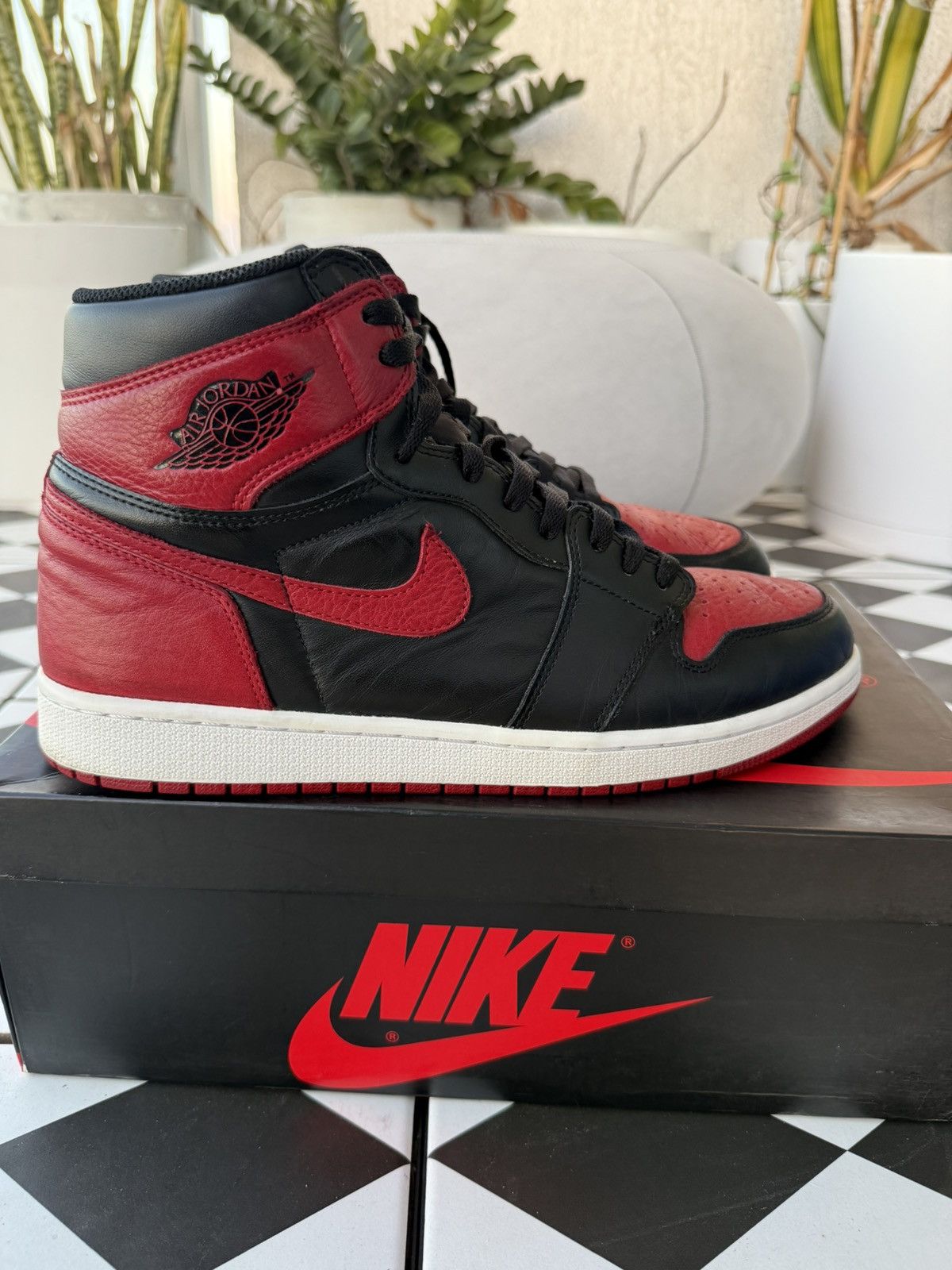 Jordan Brand Air Jordan 1 Retro High OG 'Banned' 2016 Size US 12.5 / EU 45-46 - 1 Thumbnail
