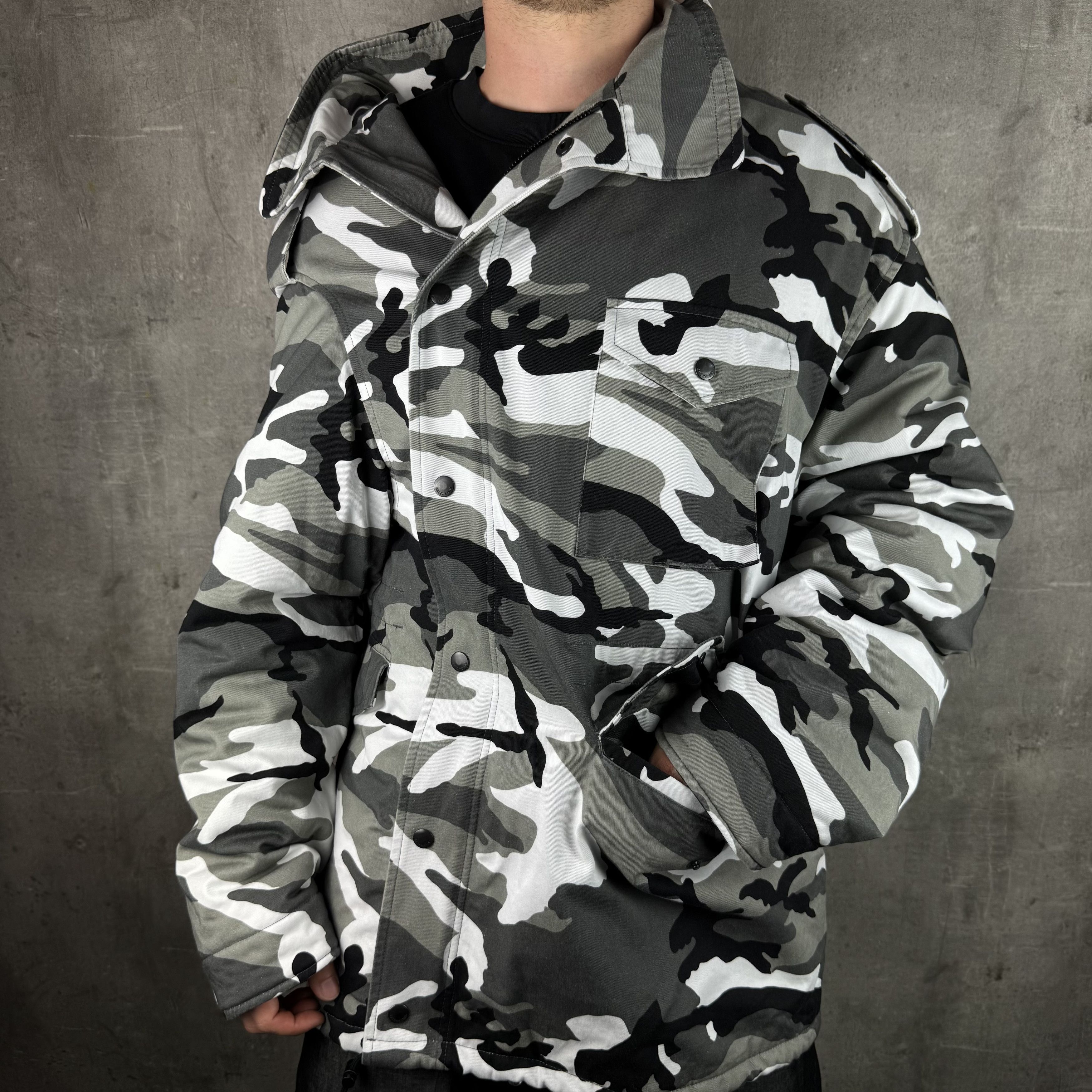 Balenciaga BALENCIAGA Off Shoulder Military Camo Parka Size US S / EU 44-46 / 1 - 6 Thumbnail