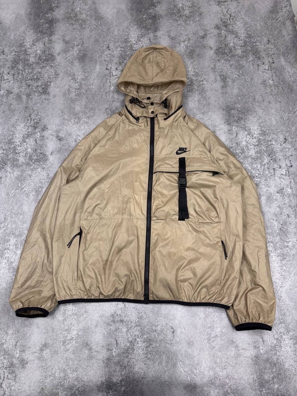 Nike Nike Men Lightweight Windbreaker Jacket Beige Size M Size US M / EU 48-50 / 2 - 1 Thumbnail