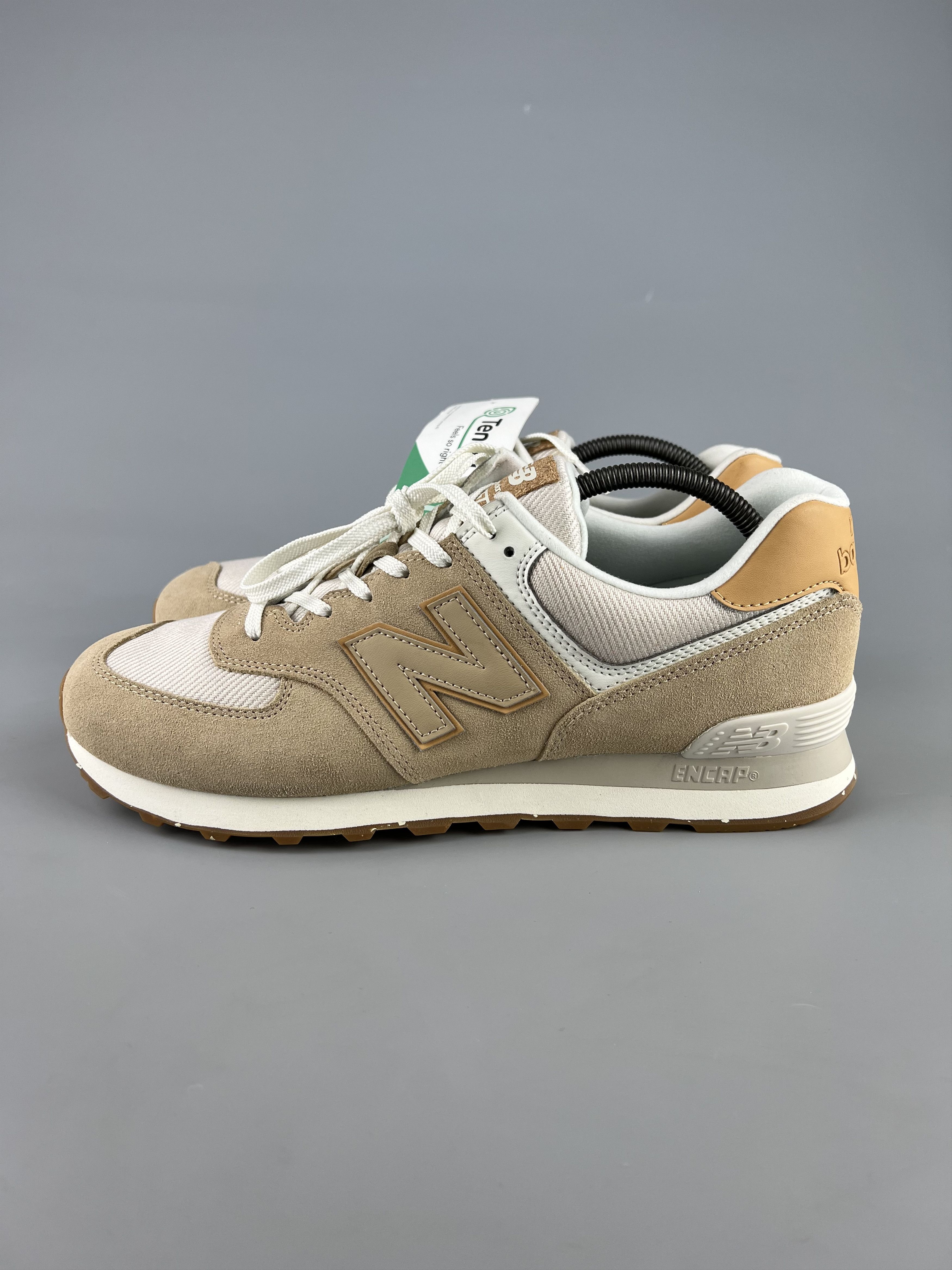 New Balance New Balance 574 Men's Beige Sneakers US11 UK10.5 EU45 Size US 11 / EU 44 - 2 Thumbnail