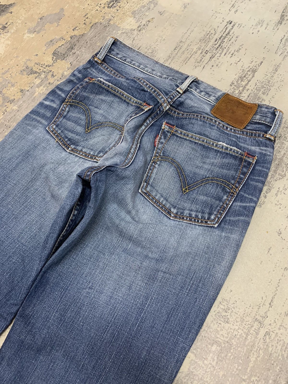 Levi's Vintage Levis 702 Distressed Denim Jeans 29x29.5 Size US 29 - 14 Thumbnail