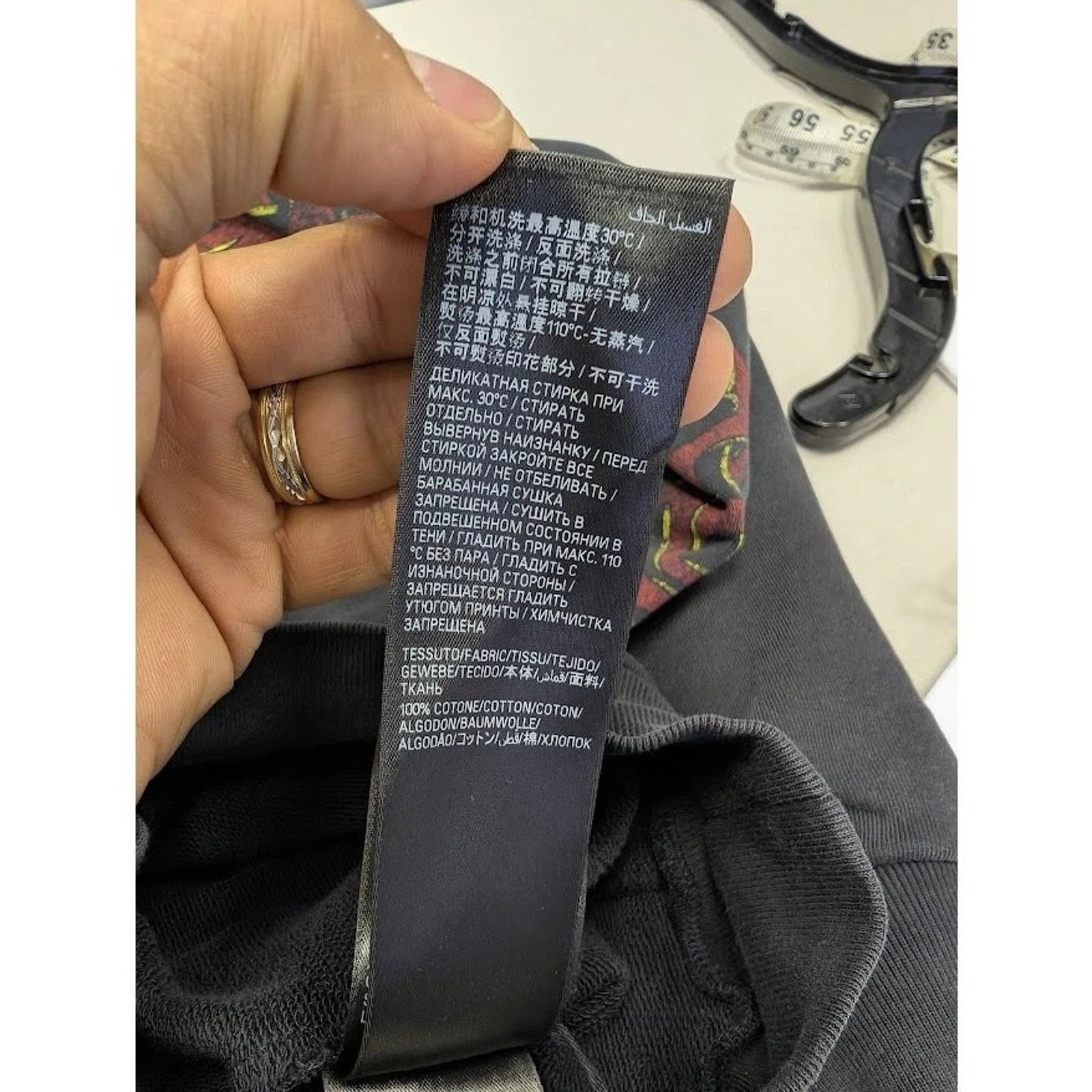 Balenciaga o1rshd1 Offshore Hoodie in Black Size US S / EU 44-46 / 1 - 16 Thumbnail