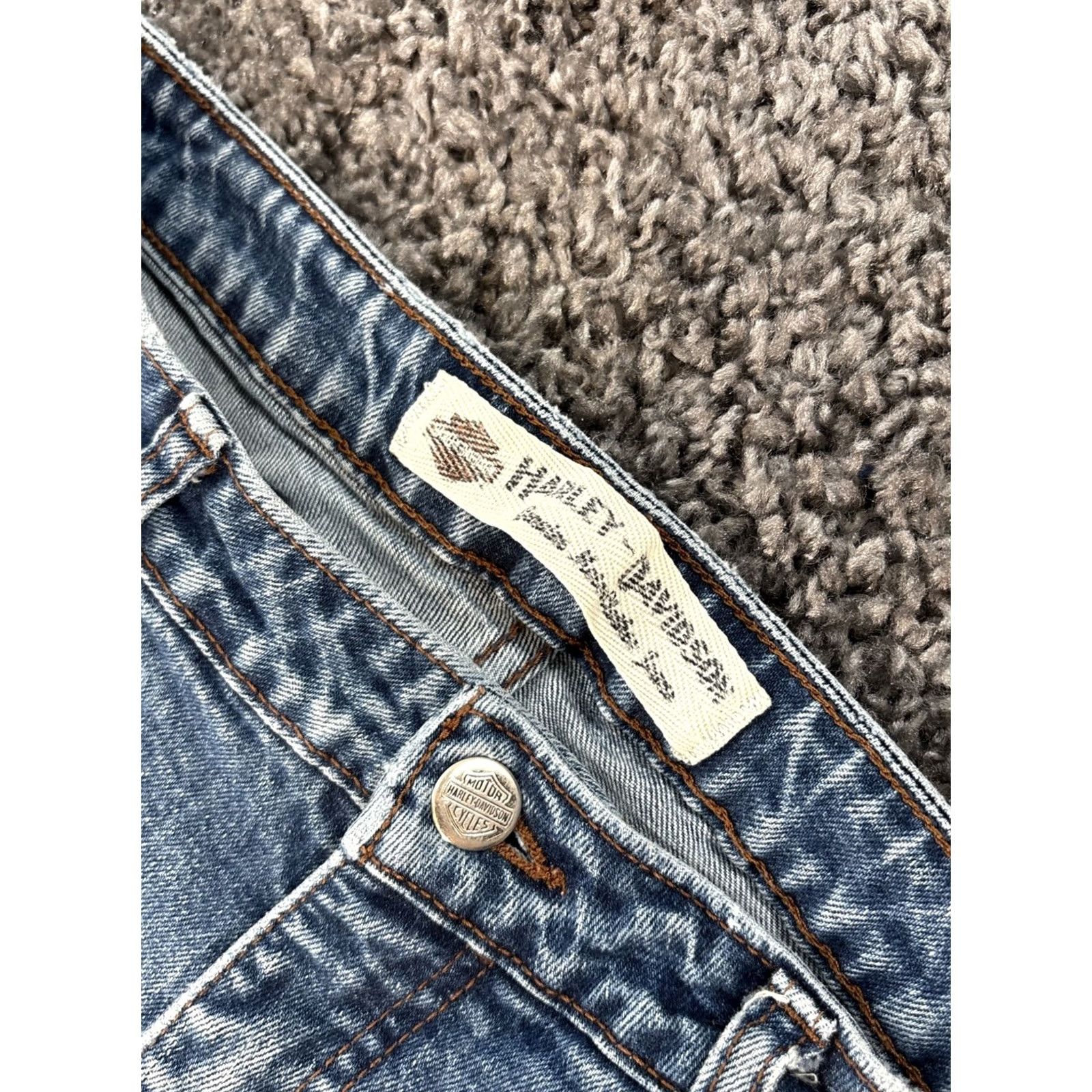 Harley Davidson VINTAGE Harley-Davidson Jeans Womens 8 Bootcut Denim 30x31 Blue Medium Wash 5-Pocket Regular US Theme Mens Womens Girls? Size 30" / US 8 / IT 44 - 6 Thumbnail