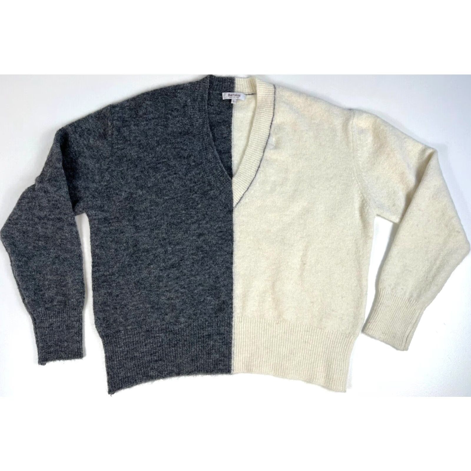 Vintage Bartolini Women’s V-Neck Sweater Two-Tone Knit Pullover Size L Gray White Alpaka Blend Made in Italy Size L / US 10 / IT 46 - 2 Thumbnail