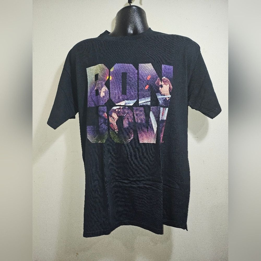 Gildan NEW Bon Jovi Tour 2013 Graphic T-Shirt Men Large Black Size US L / EU 52-54 / 3 - 2 Thumbnail