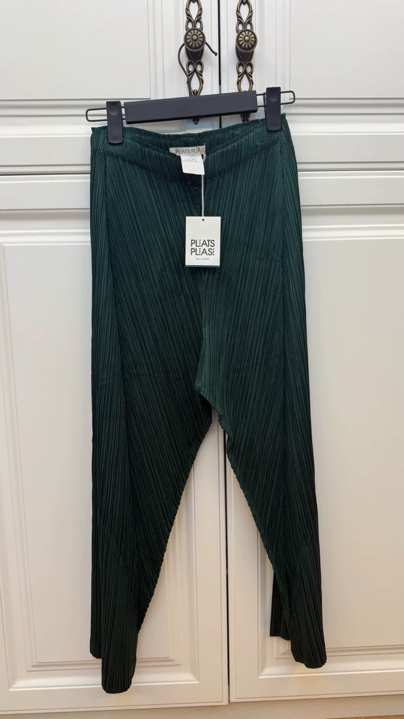 Issey Miyake Issey Miyake size:3 Dark green pleated trousers Size 31" - 1 Thumbnail