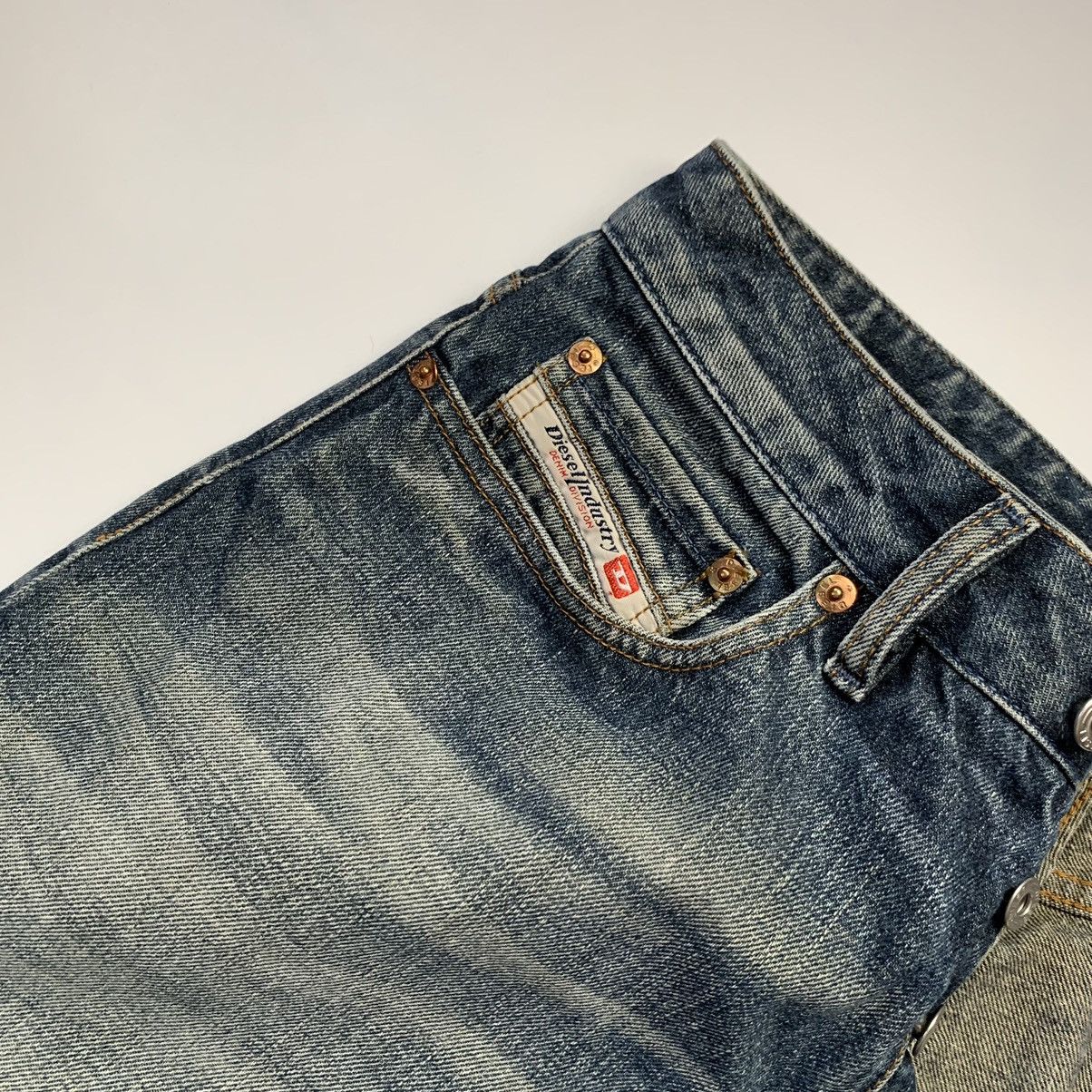 Diesel Vintage Diesel Gradient Straight Jeans Size US 31 - 12 Thumbnail