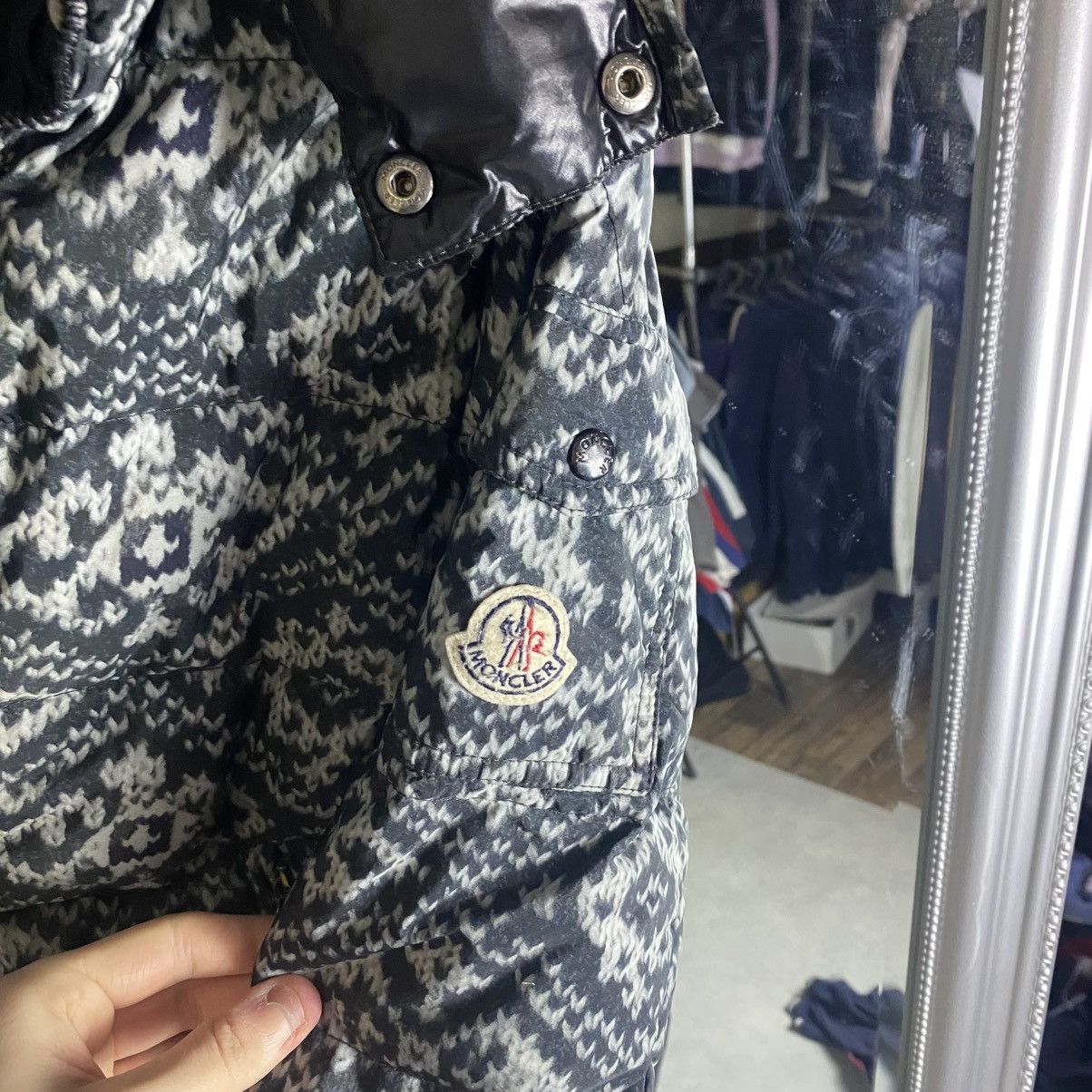 Moncler moncler puffer coat camouflage printed down. AUTHENTICATED Size US XS / EU 42 / 0 - 4 Thumbnail