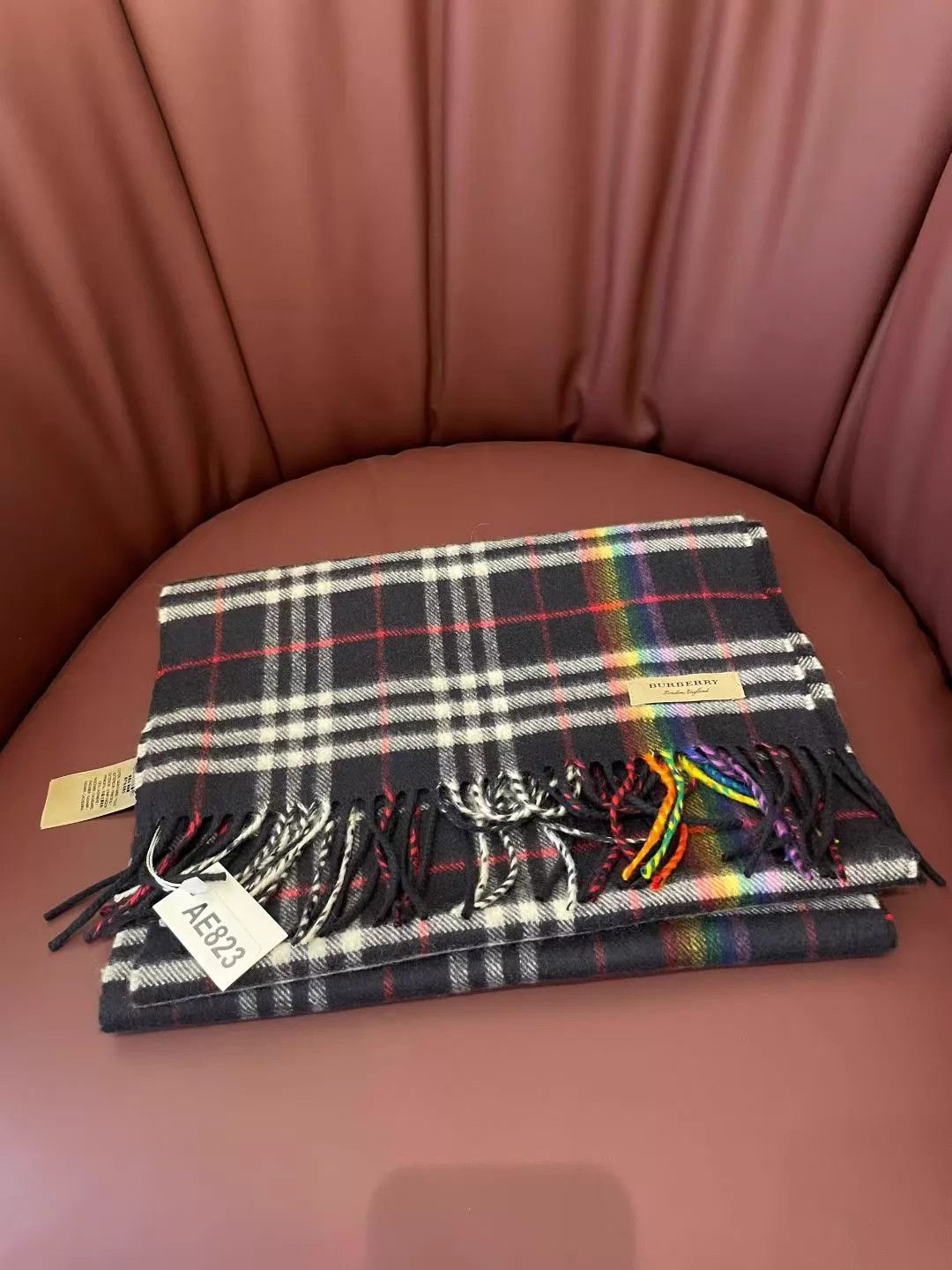 Burberry Burberry 100% Cashmere Rainbow Unisex Scarf 168x30 AE823 Size ONE SIZE - 2 Thumbnail