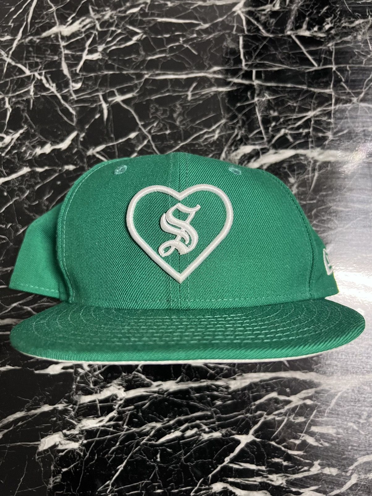 Store Supreme Heart New Era